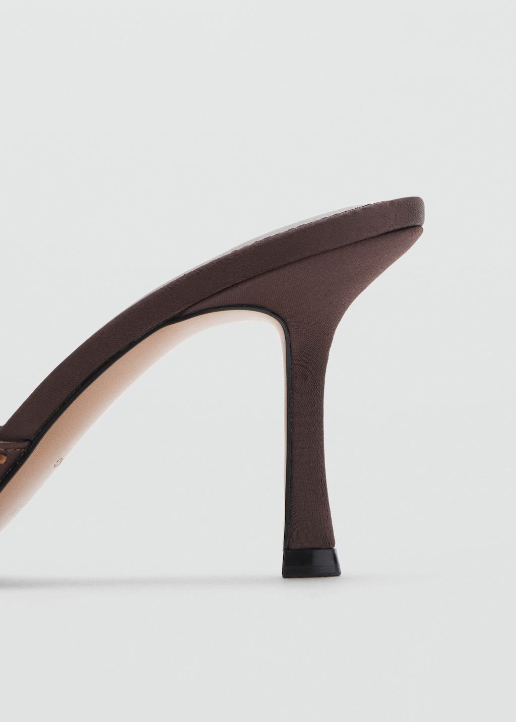 Heeled sandal with strass strap