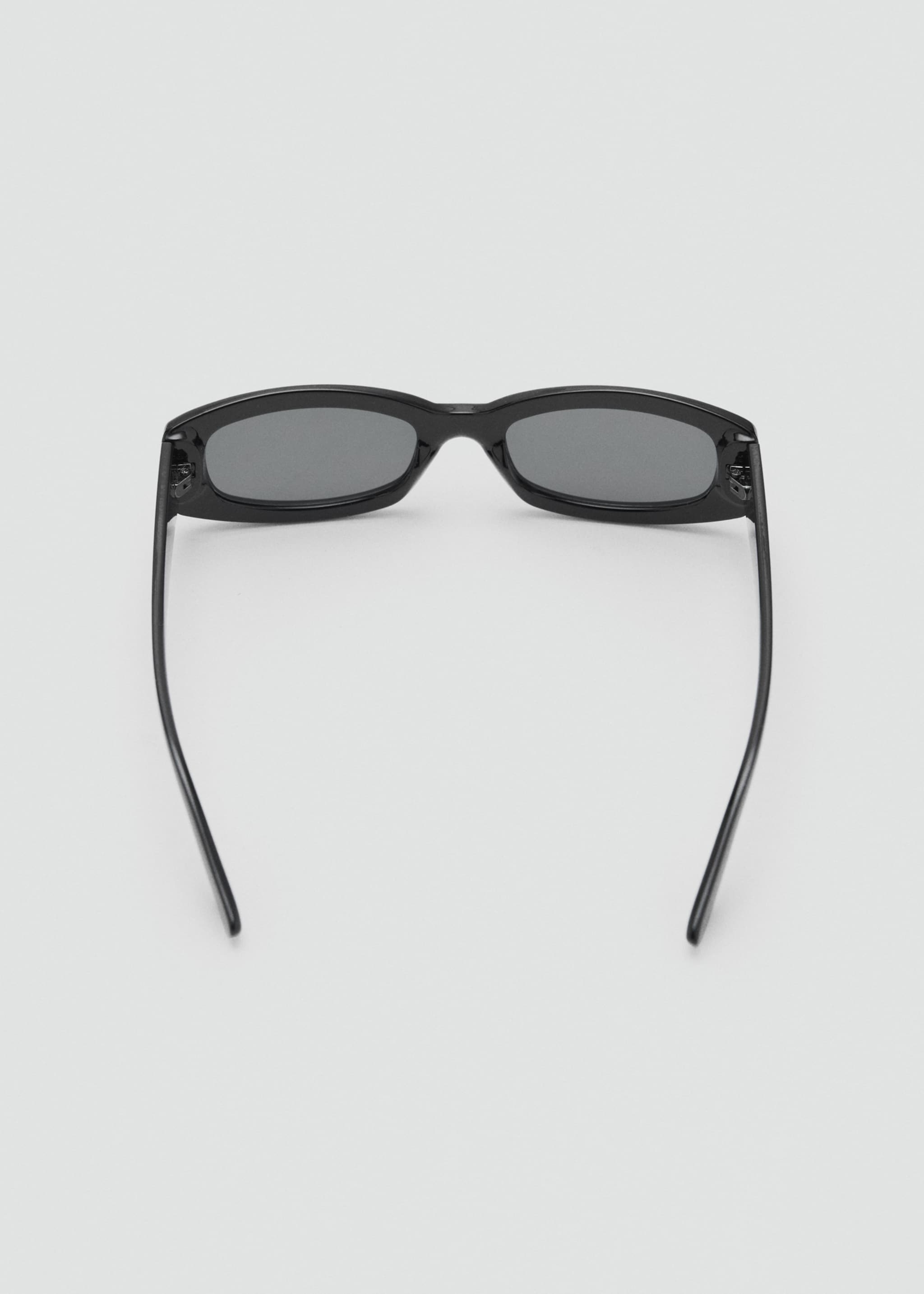 Contrasting rectangular-frame sunglasses - Details of the article 1