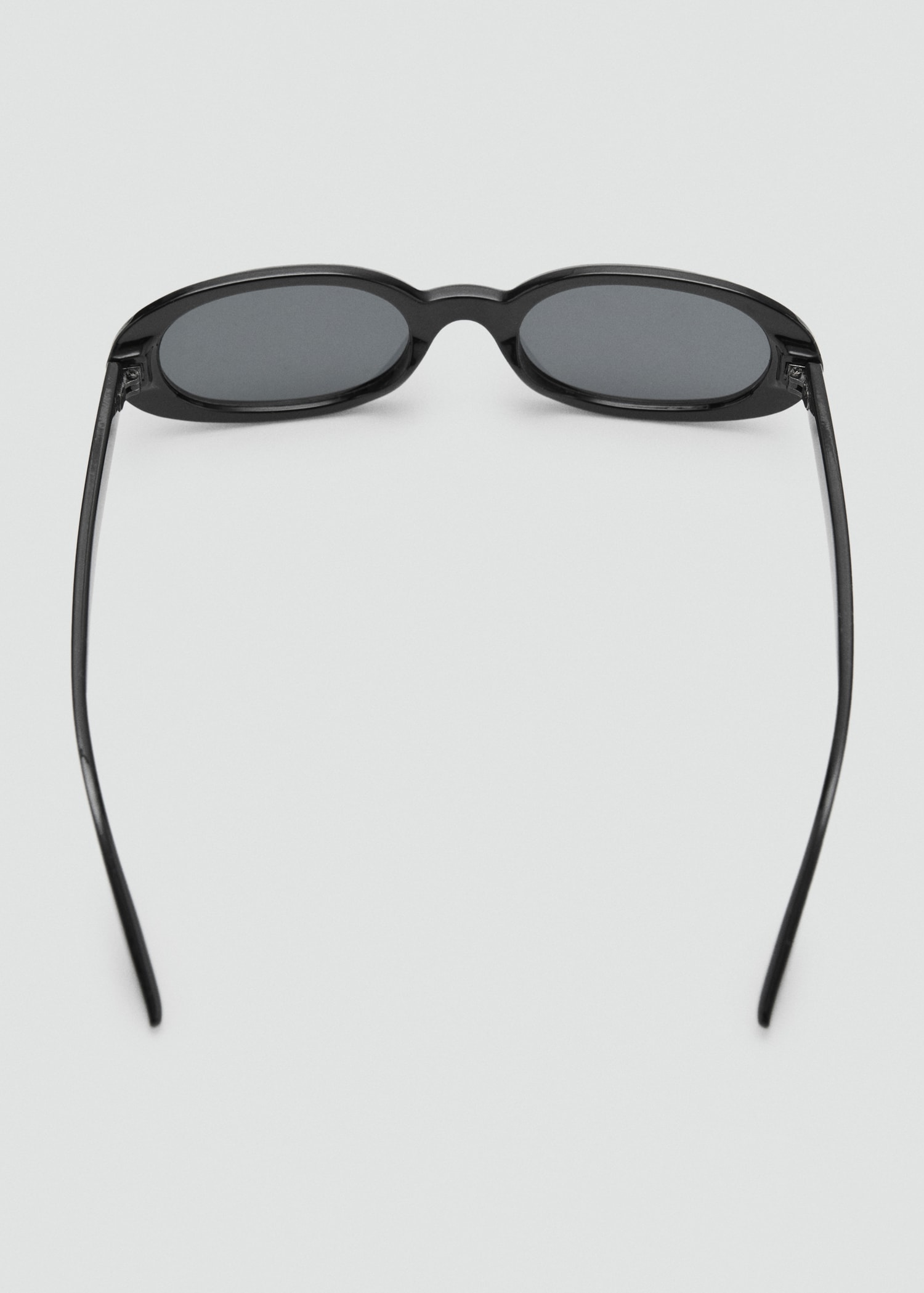 Oval frame sunglasses - Details of the article 1