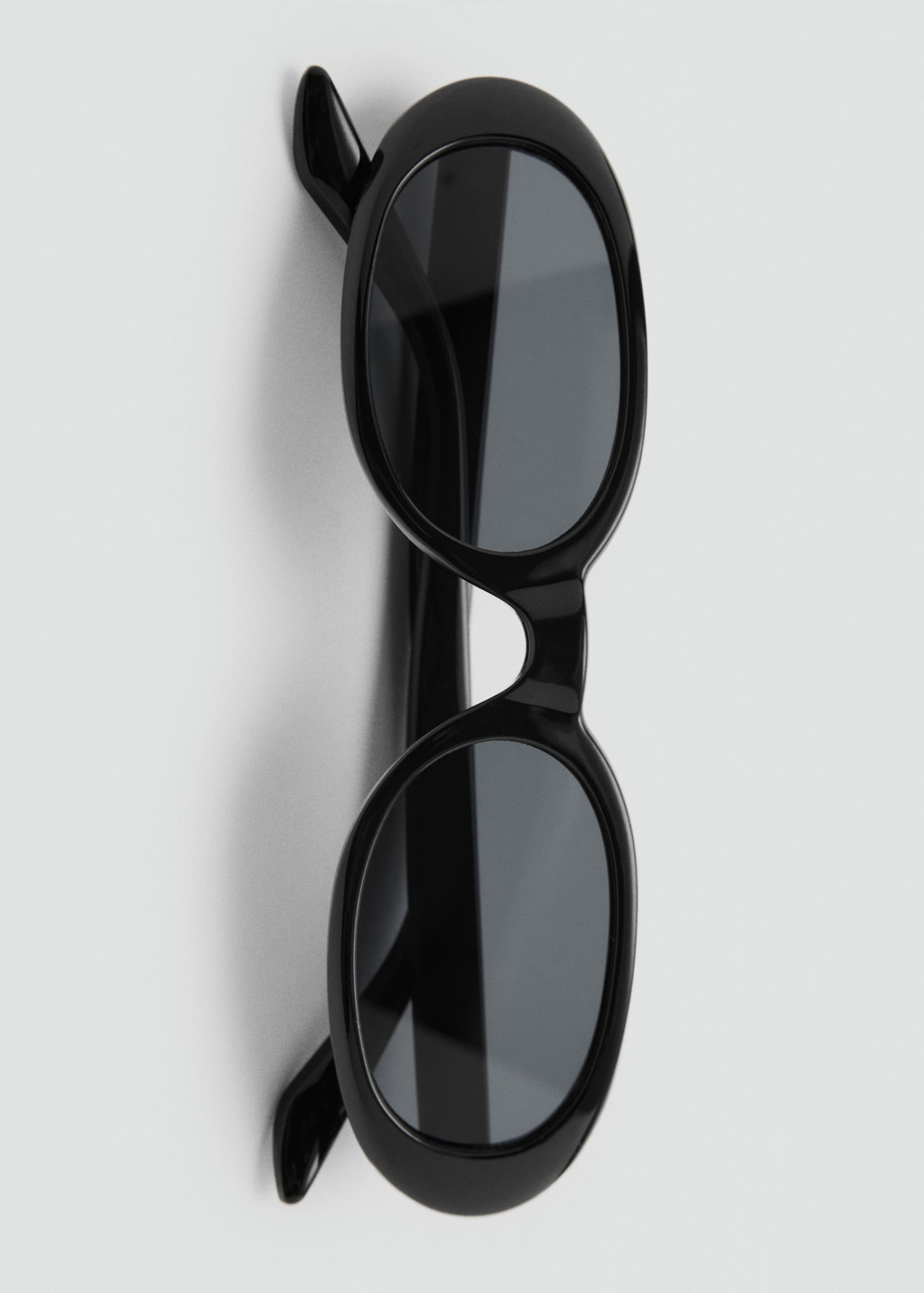 Oval frame sunglasses - Details of the article 2
