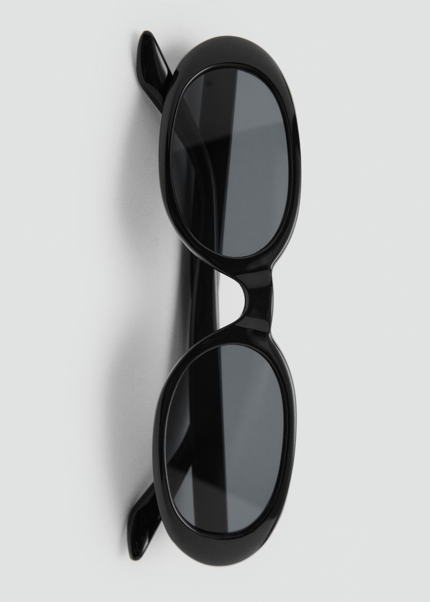 Oval frame sunglasses - Details of the article 2