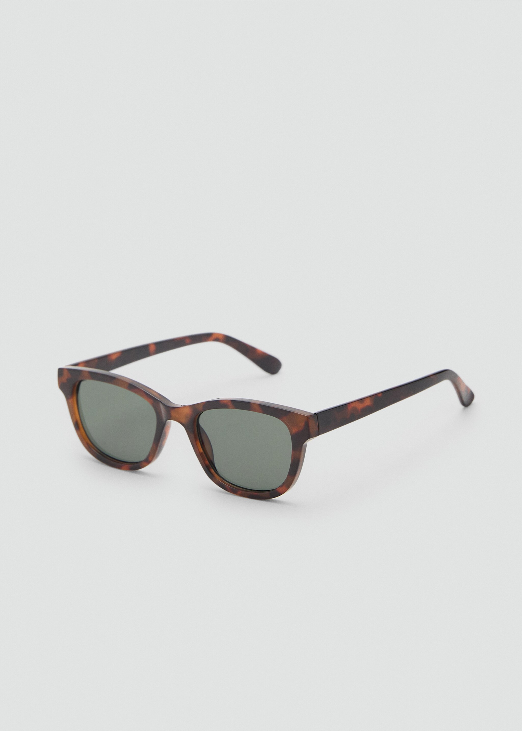 Lunettes de soleil monture plastique - Plan moyen