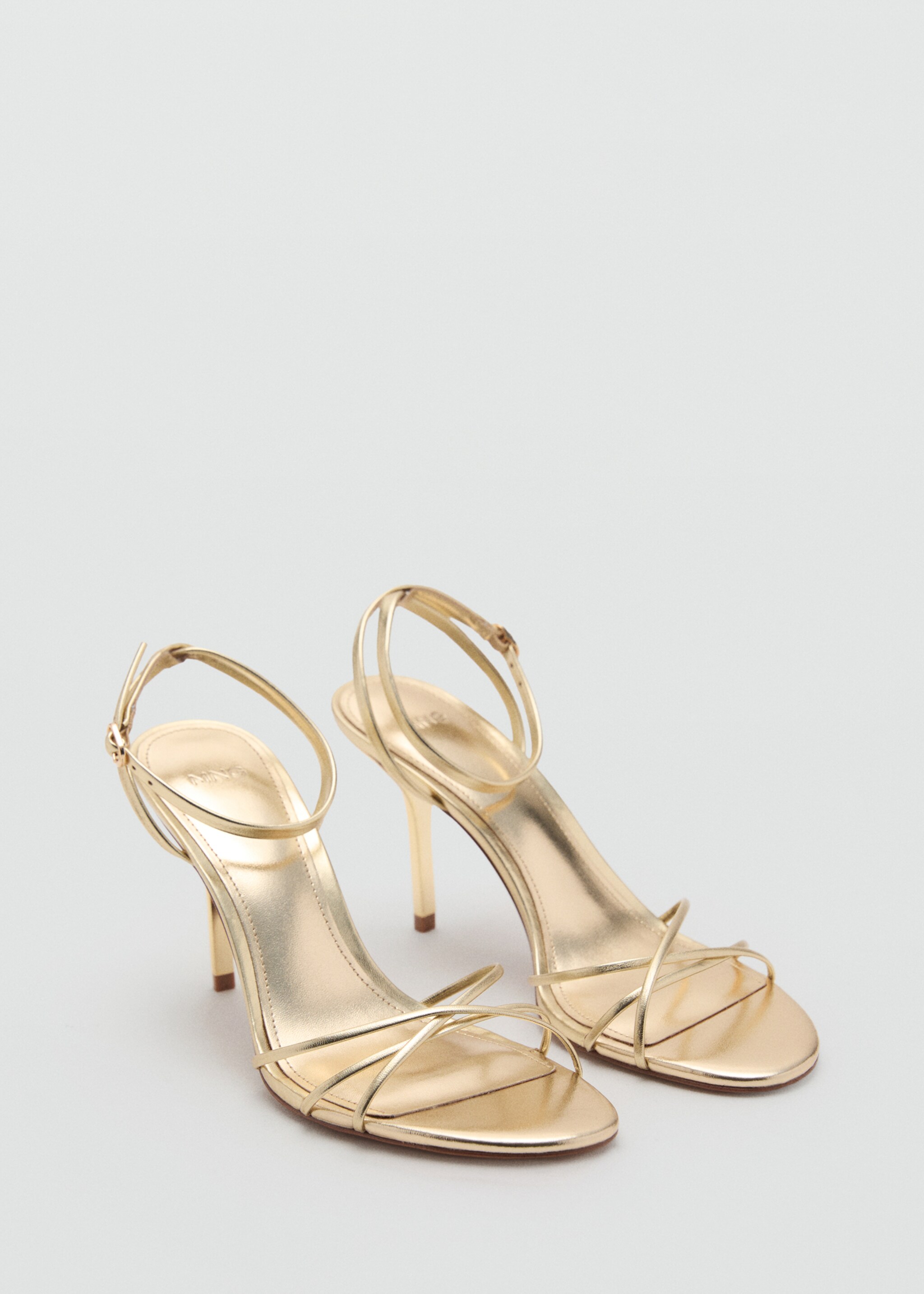 Sandalia tacón tiras cruzadas - Plano medio, Oro. Ref: 17011144-00.