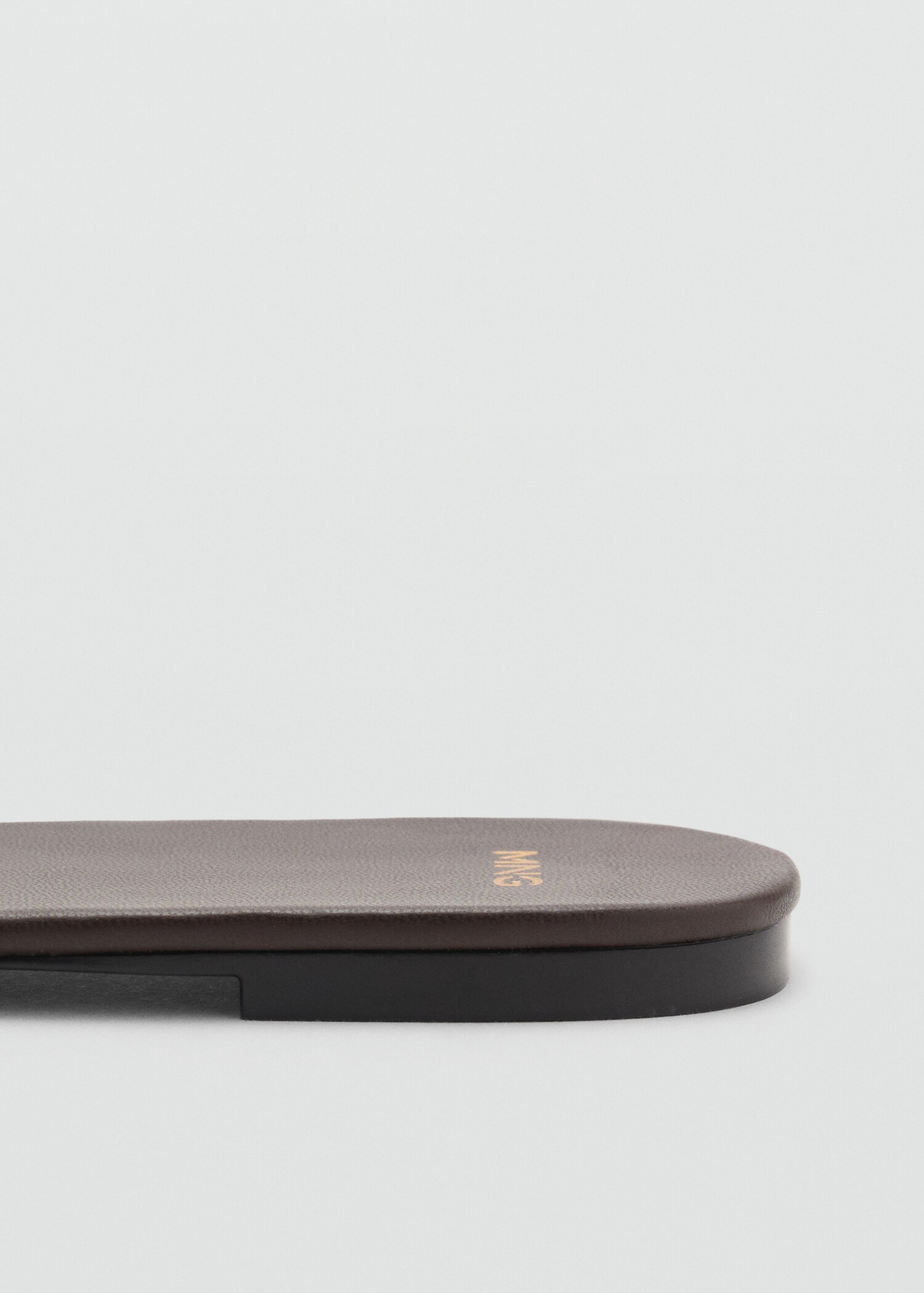 Cross-strap sandals - Details of the article 1