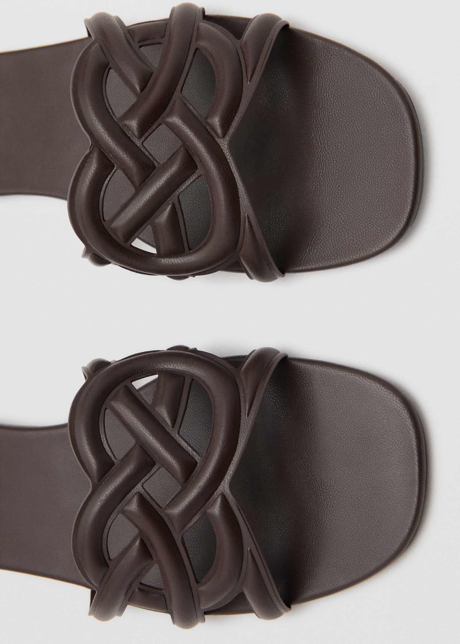 Cross-strap sandals - Details of the article 2