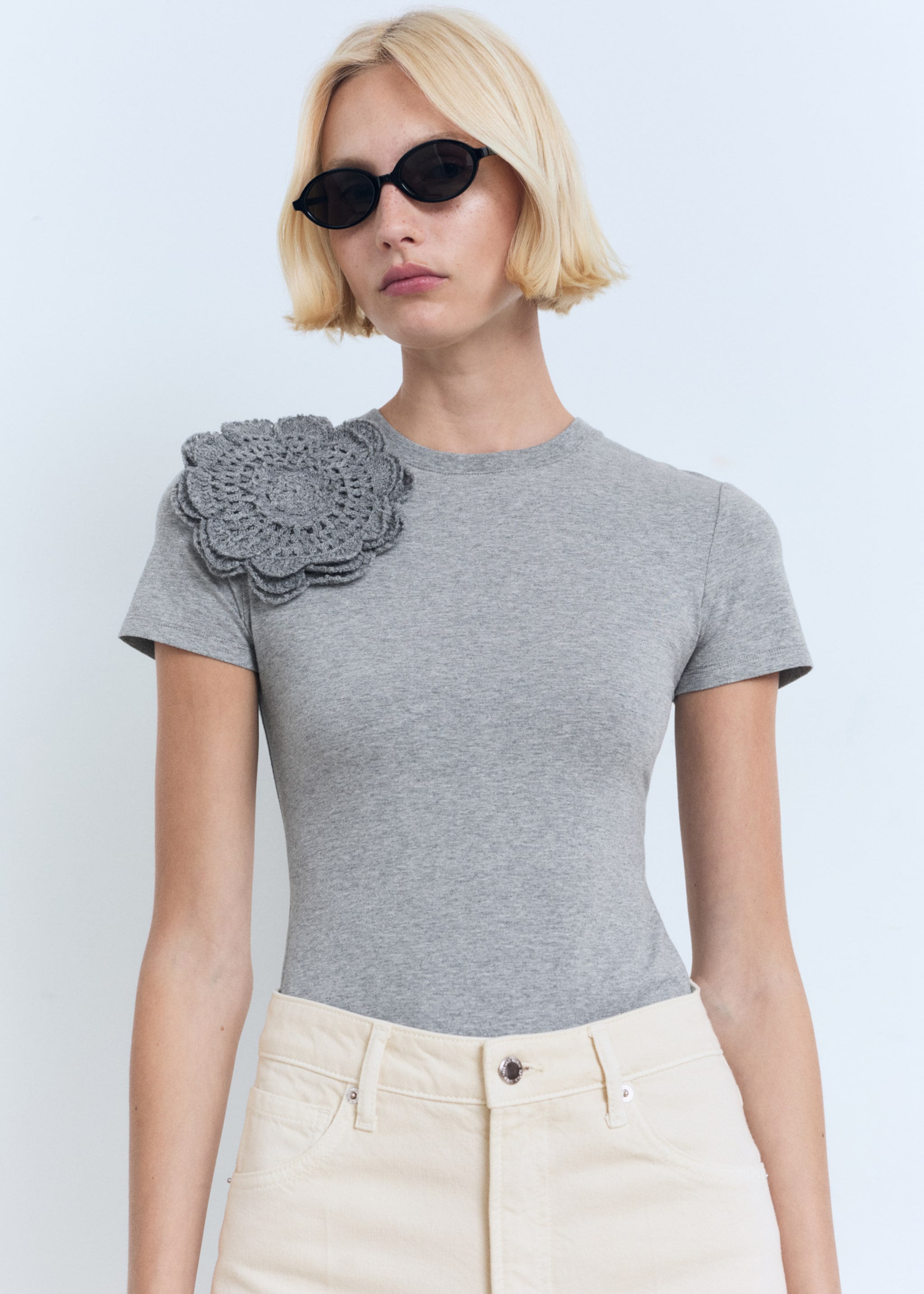 Crochet cotton t-shirt with flower - Medium plane