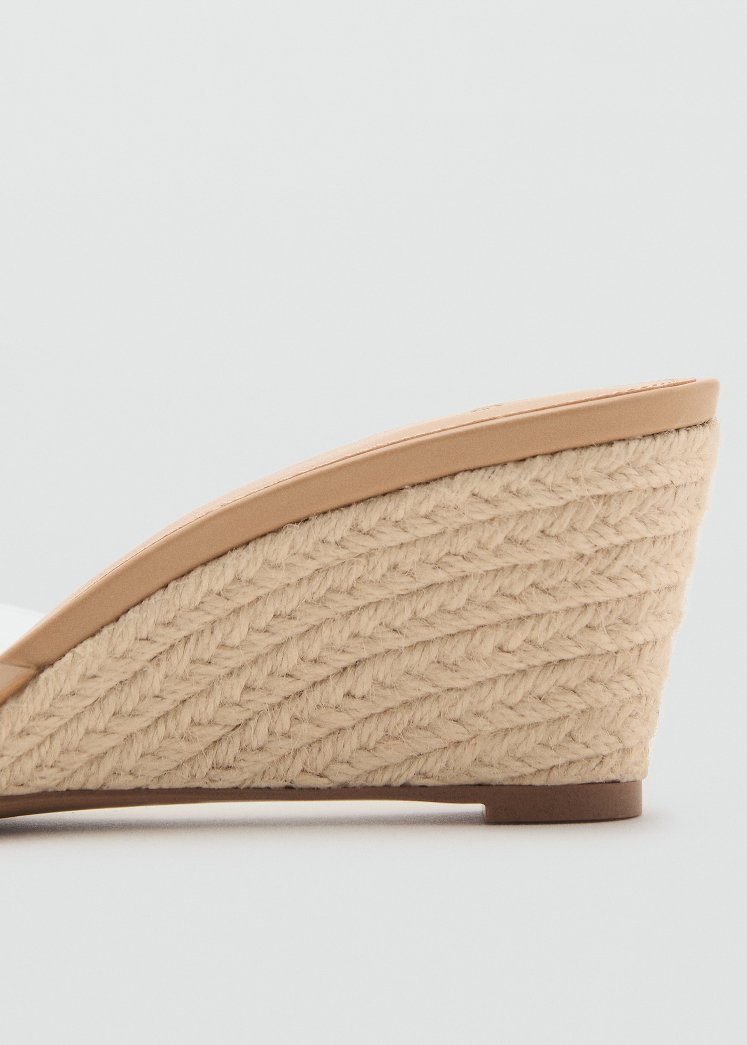 Sandalia cuña vinilo Mujer MANGO El Salvador - Main Image