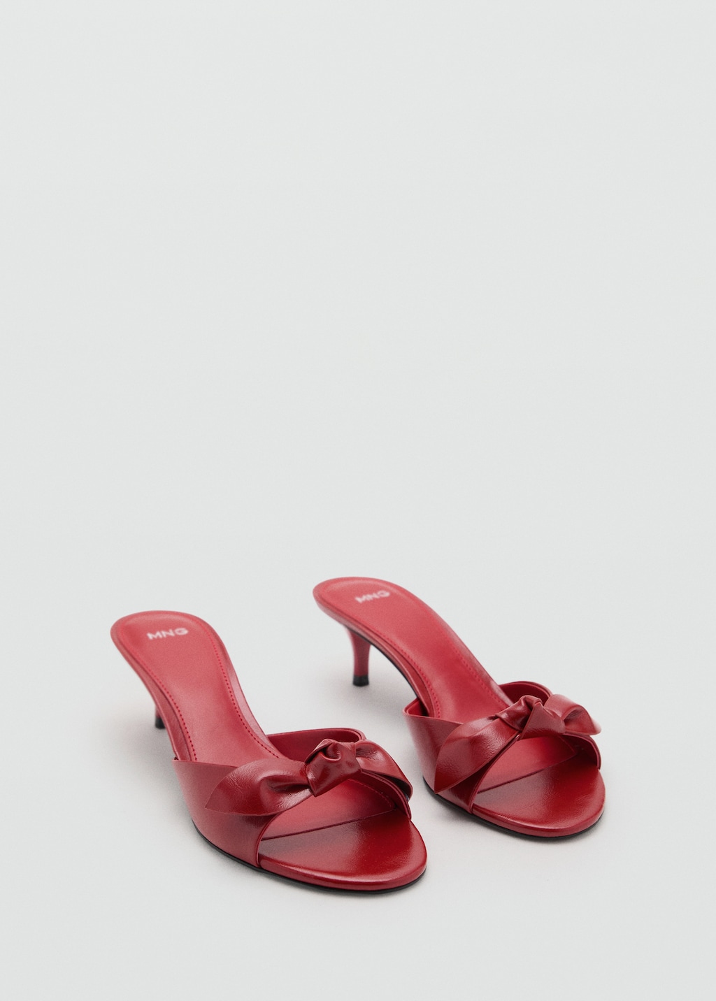 Bow heel sandals - image 5