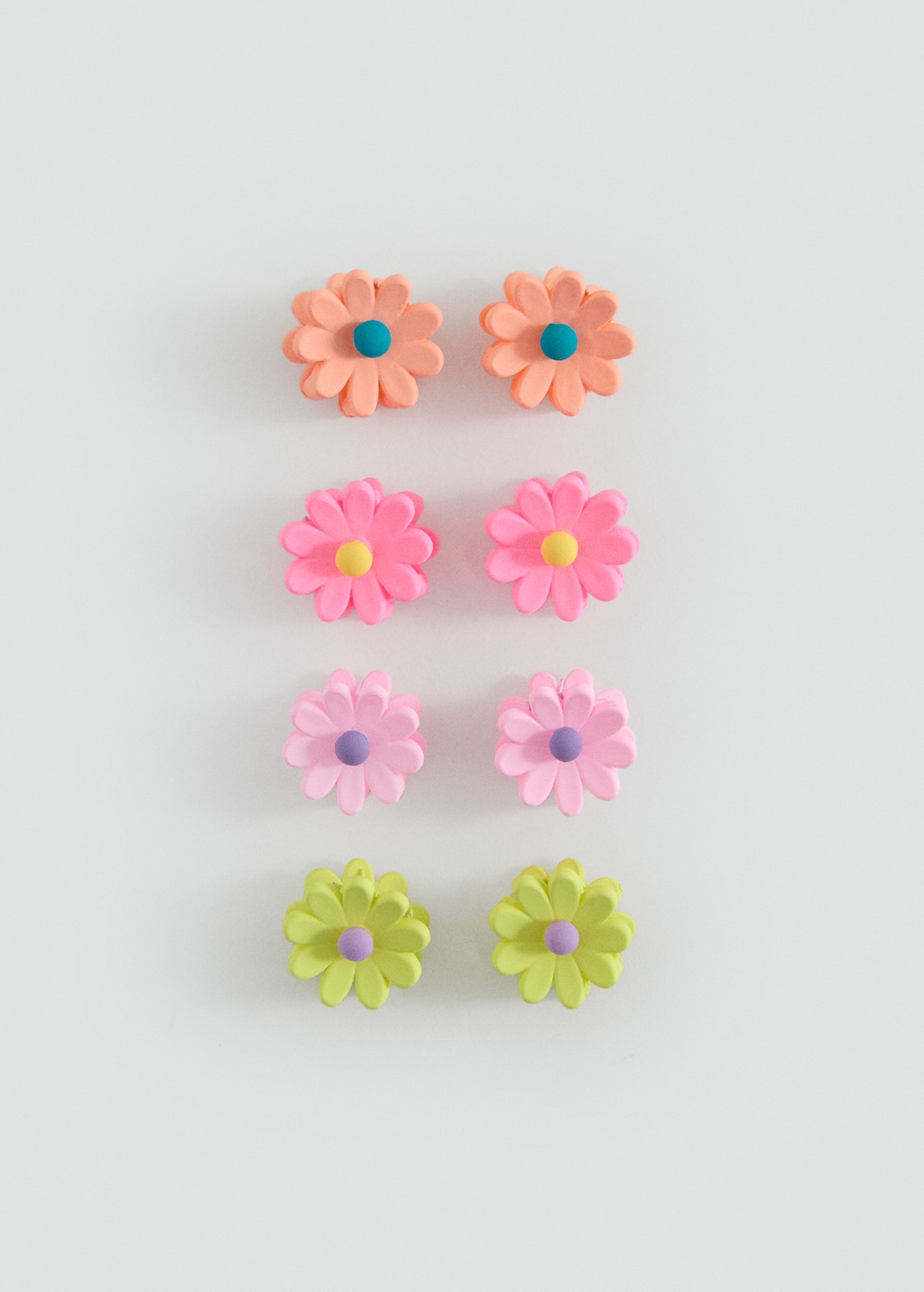 Pack of hair clips