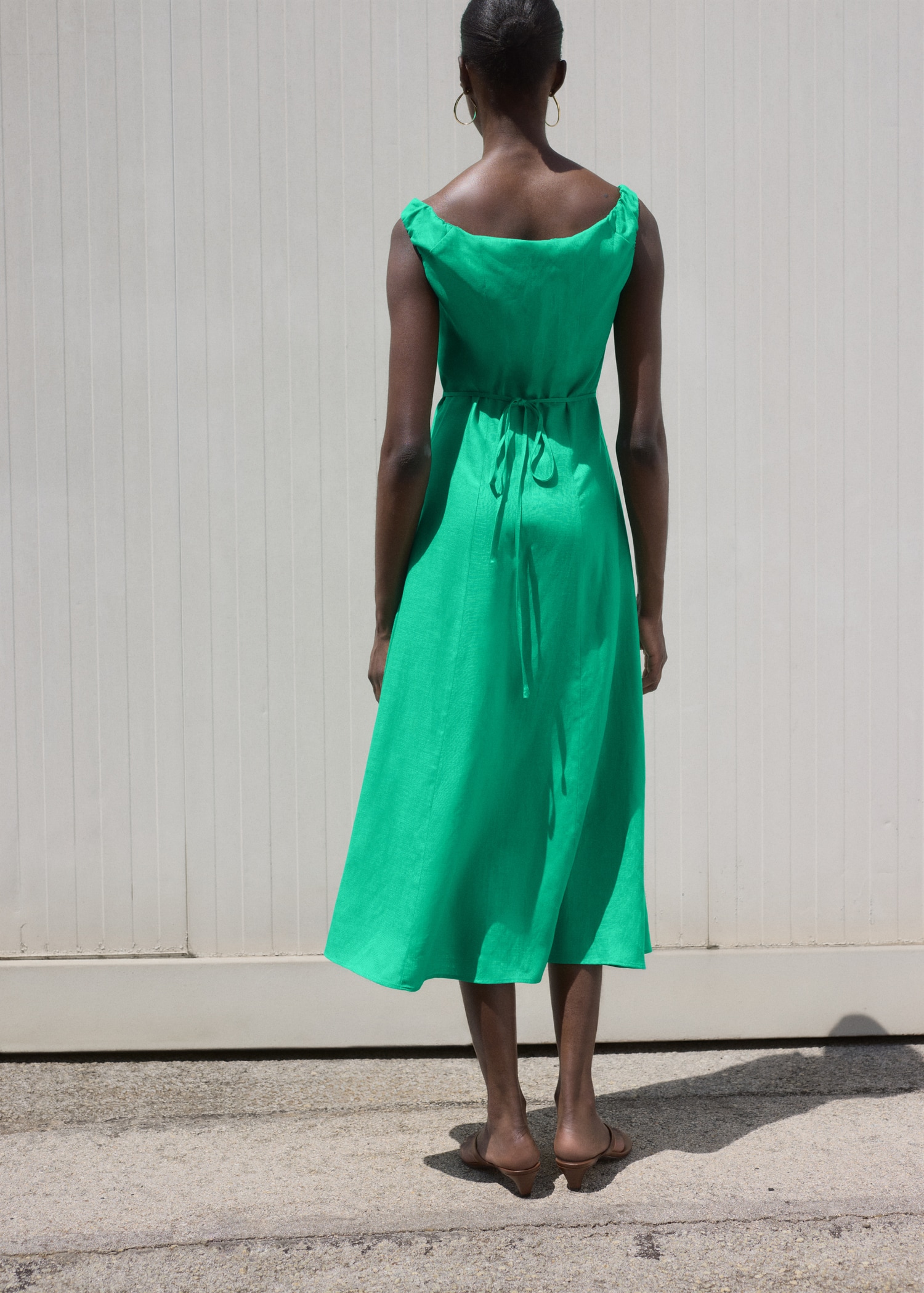 Linen-blend dress with buttons - Reverse of the article