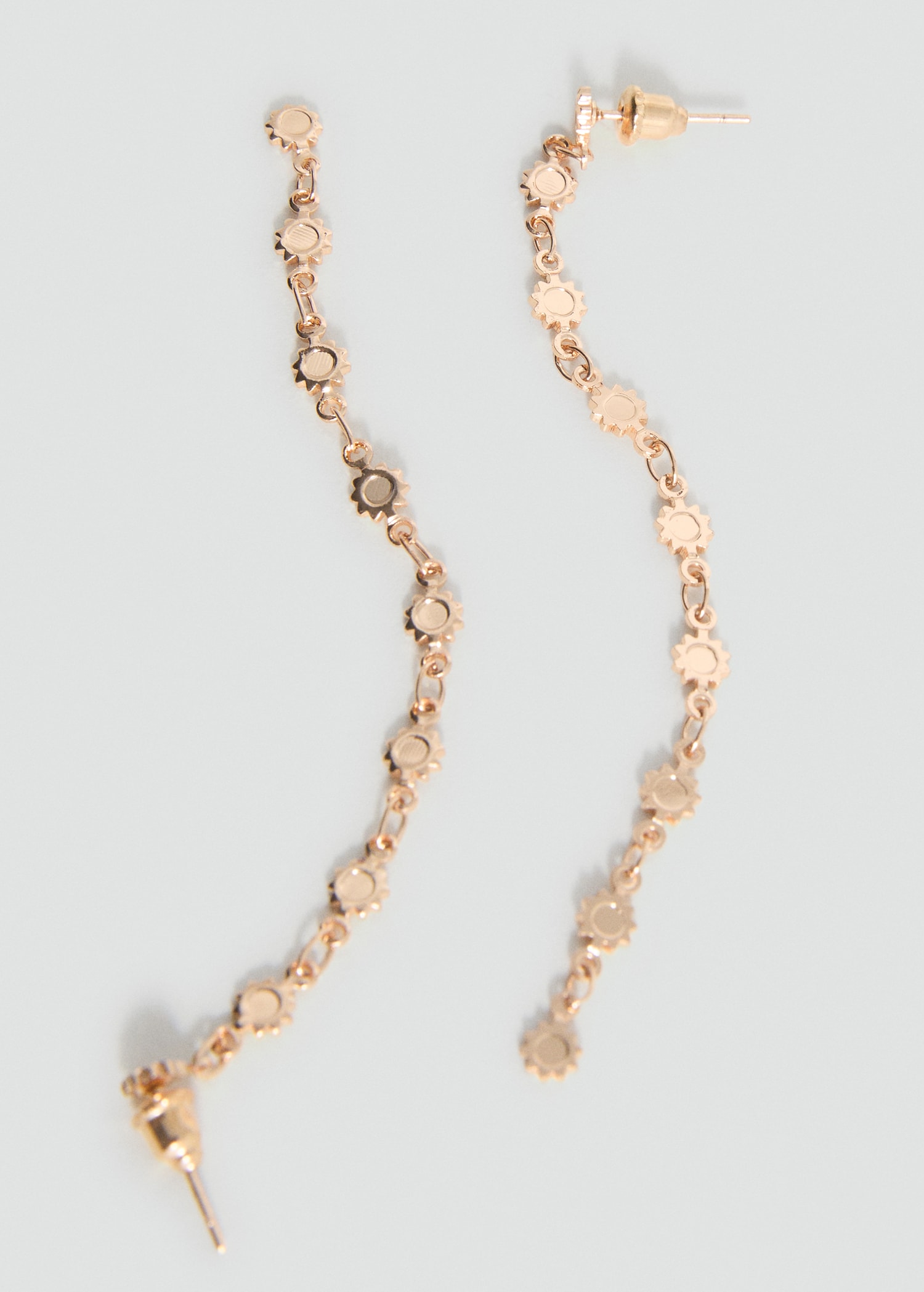 Boucles d'oreilles pendantes soleils - Plan moyen