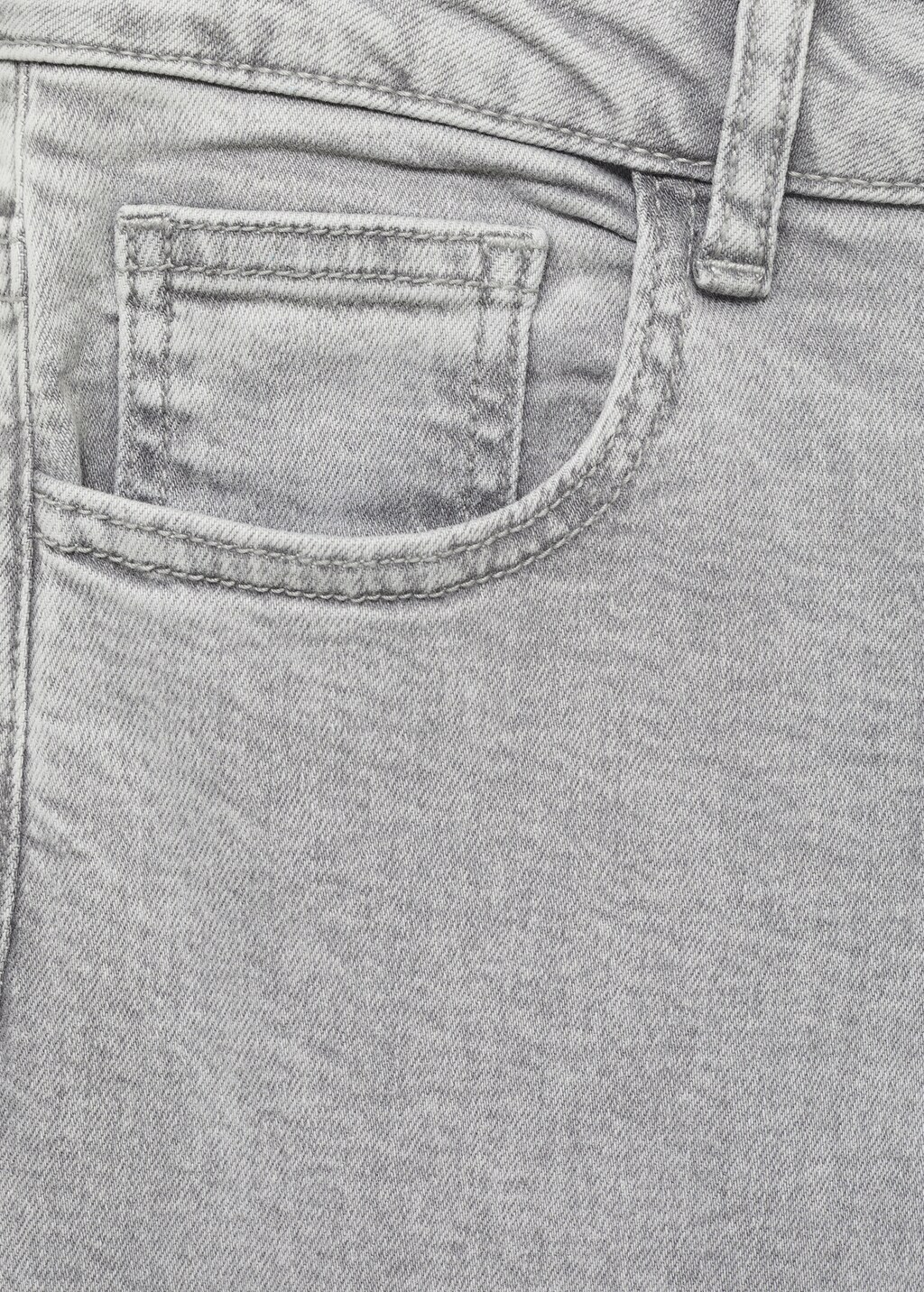 Low-waist wide leg jeans