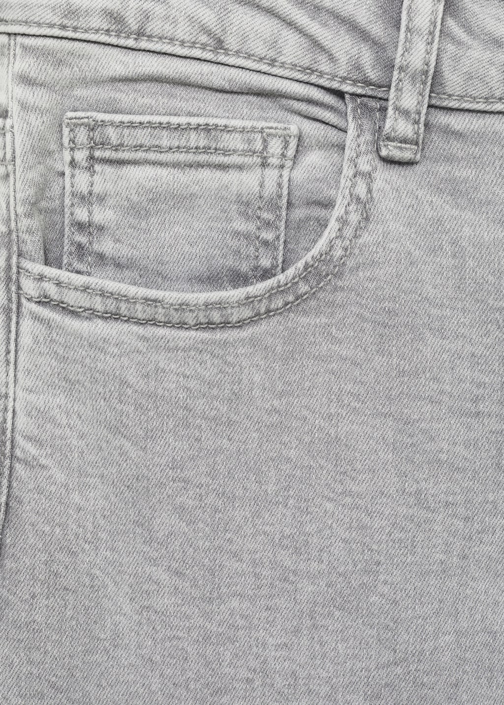 Low-waist wide leg jeans