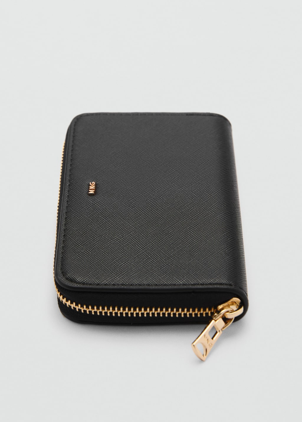 Medium wallet with saffiano effect