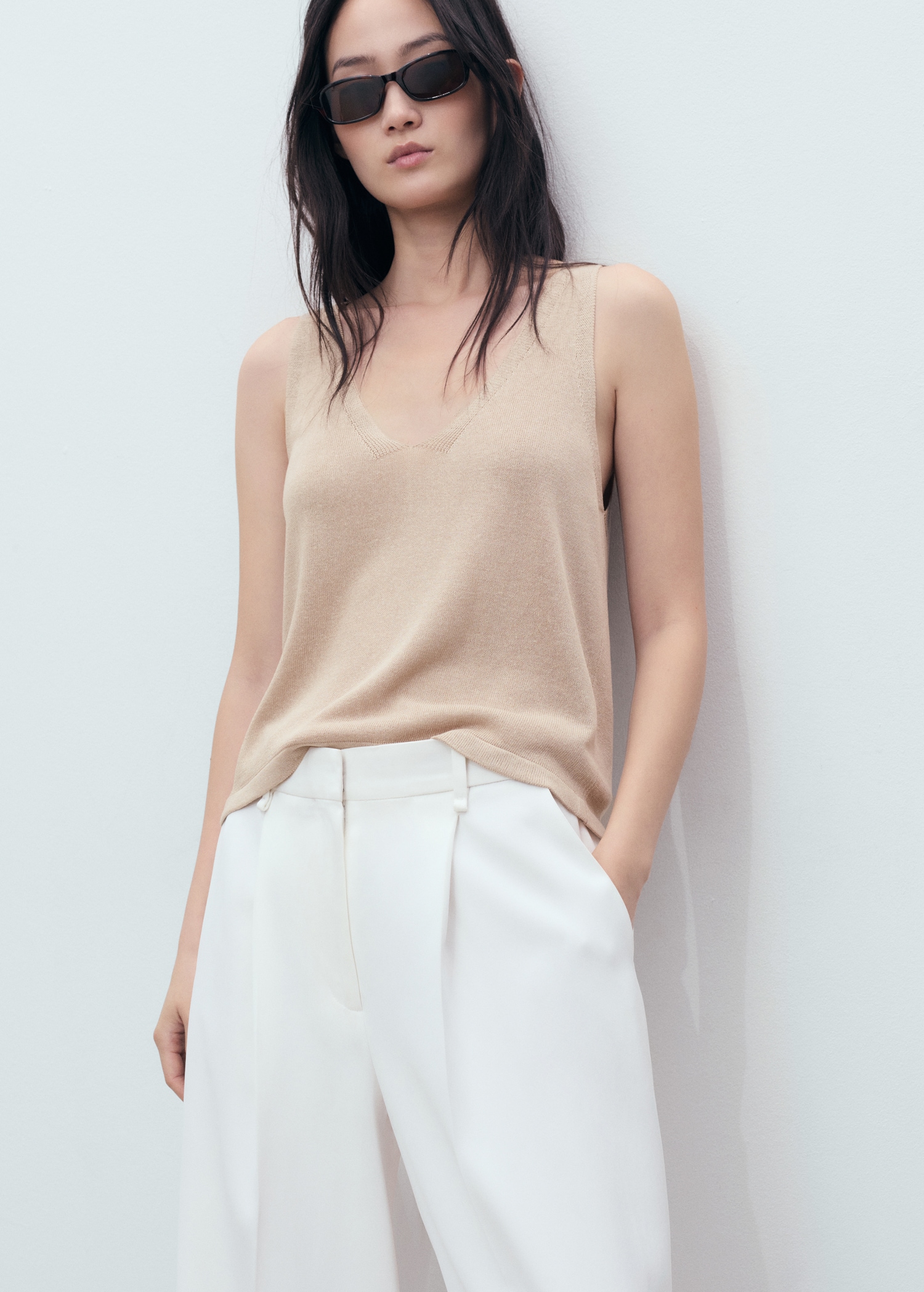 V-neck knit top - Details of the article 2