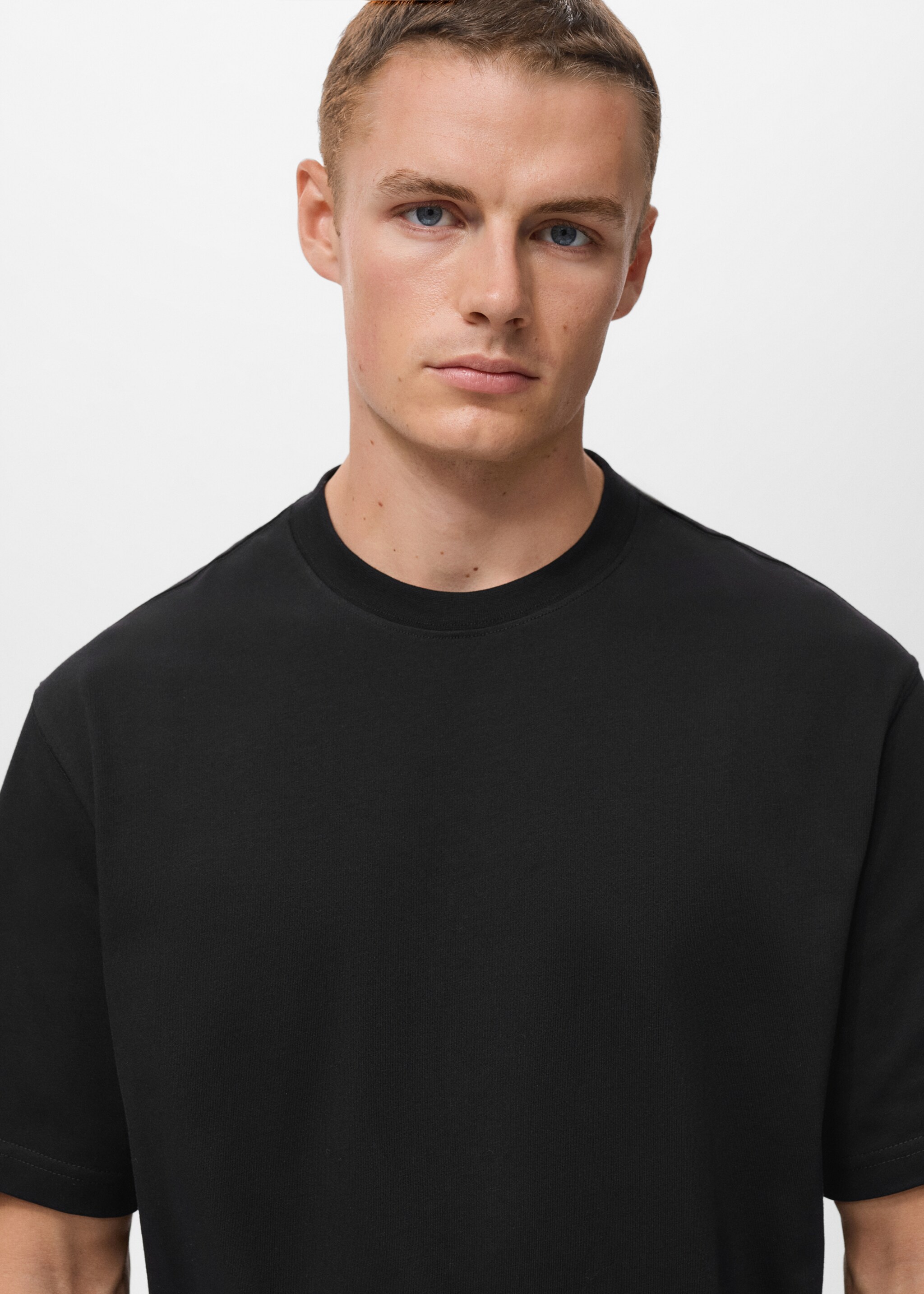 Relaxed Fit-T-Shirt aus 100 % Baumwolle - Detail des Artikels 1, Schwarz. Ref: 17011240-00.