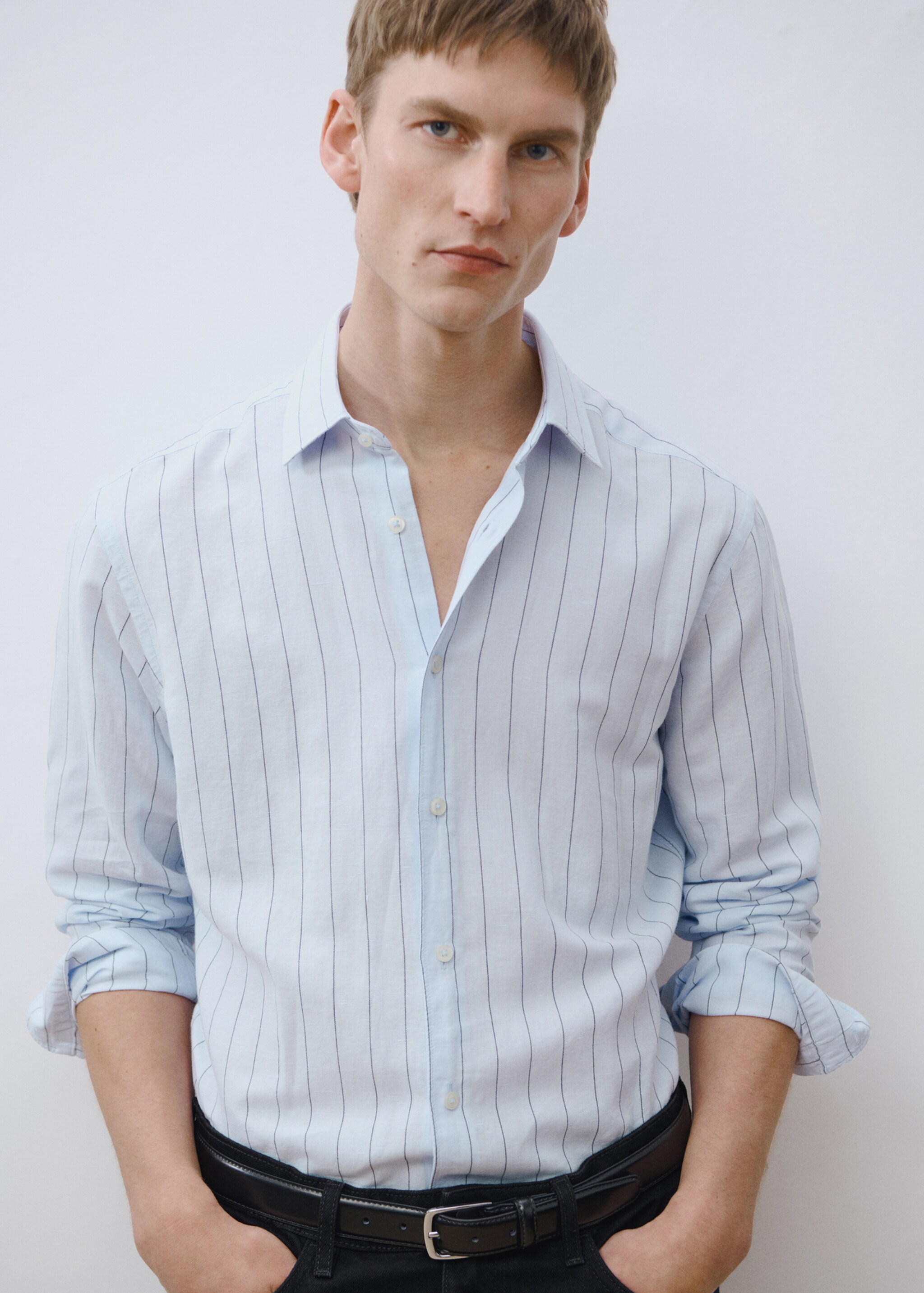 Linen pinstripe shirt - Details of the article 9