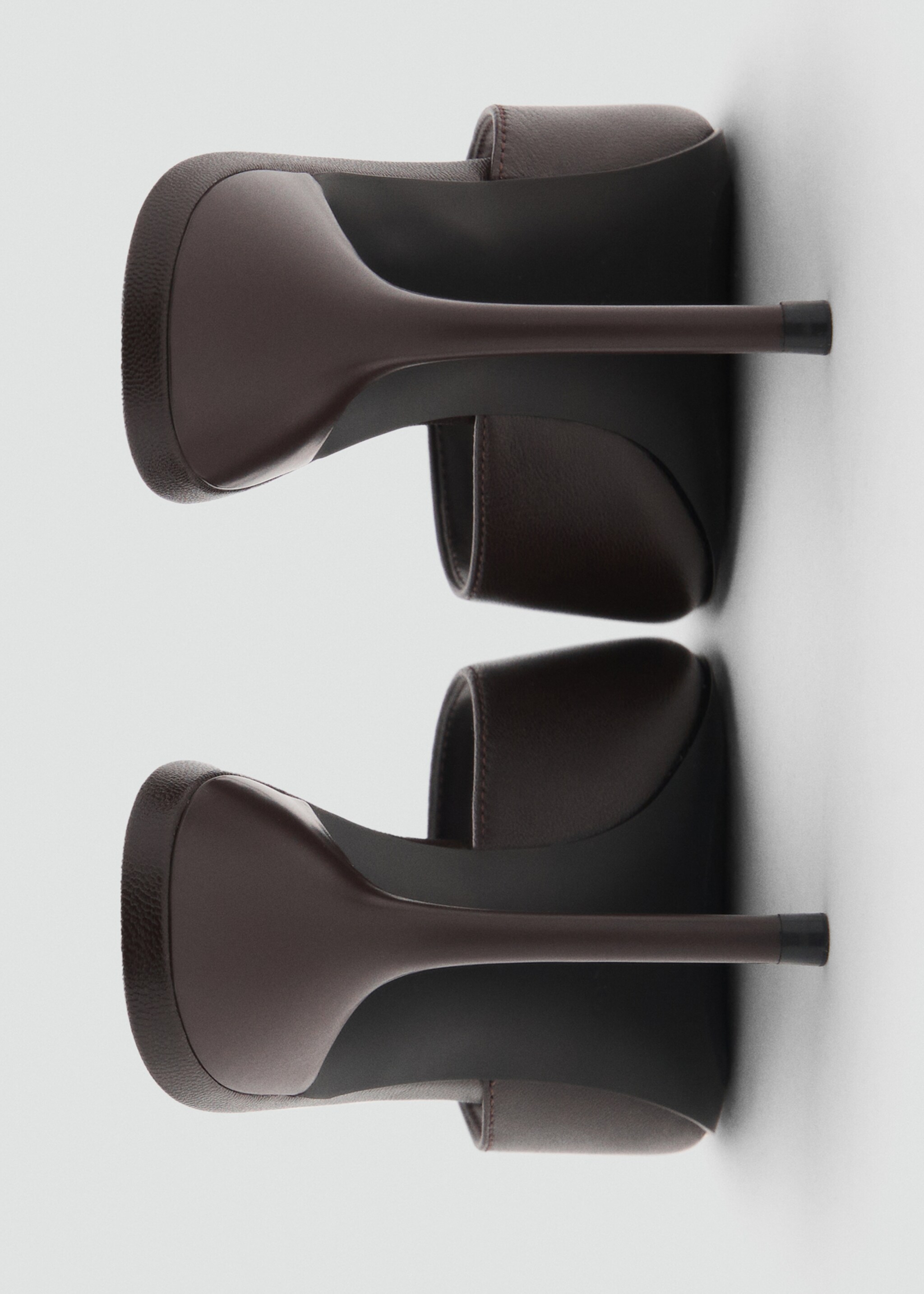 Heel leather sandals - Details of the article 1