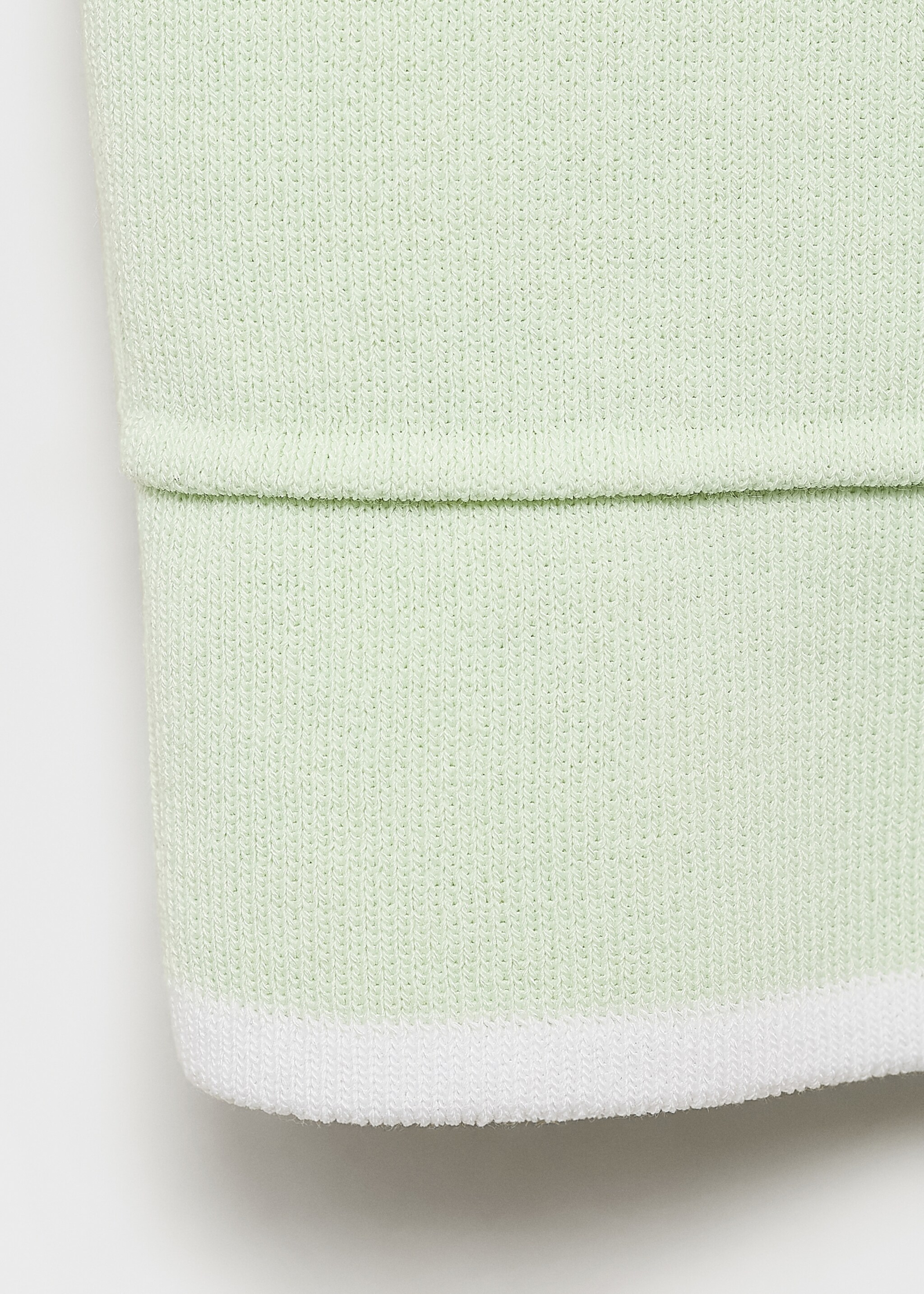 Knitted top with contrasting trim - Details of the article 0