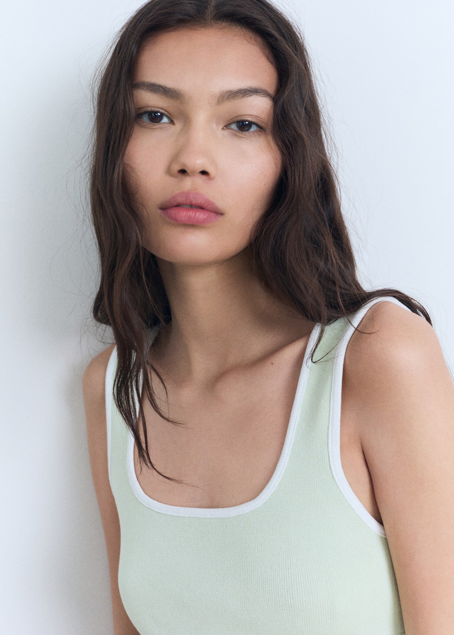 Knitted top with contrasting trim - Details of the article 1