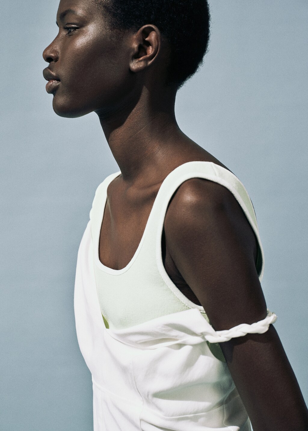 Knitted top with contrasting trim