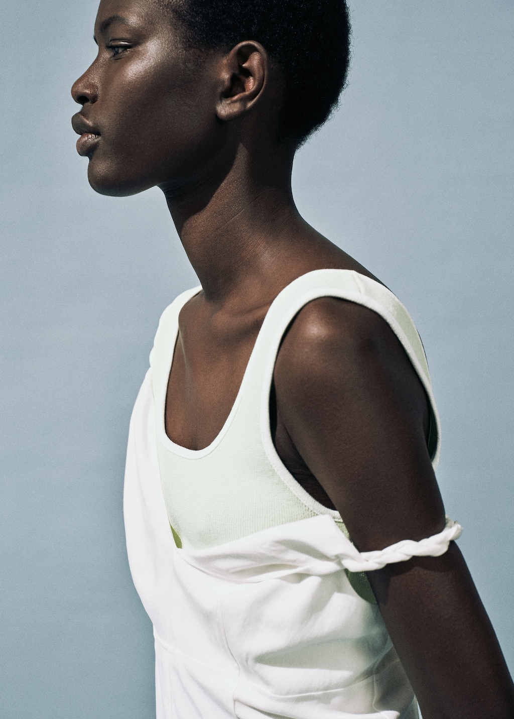 Knitted top with contrasting trim