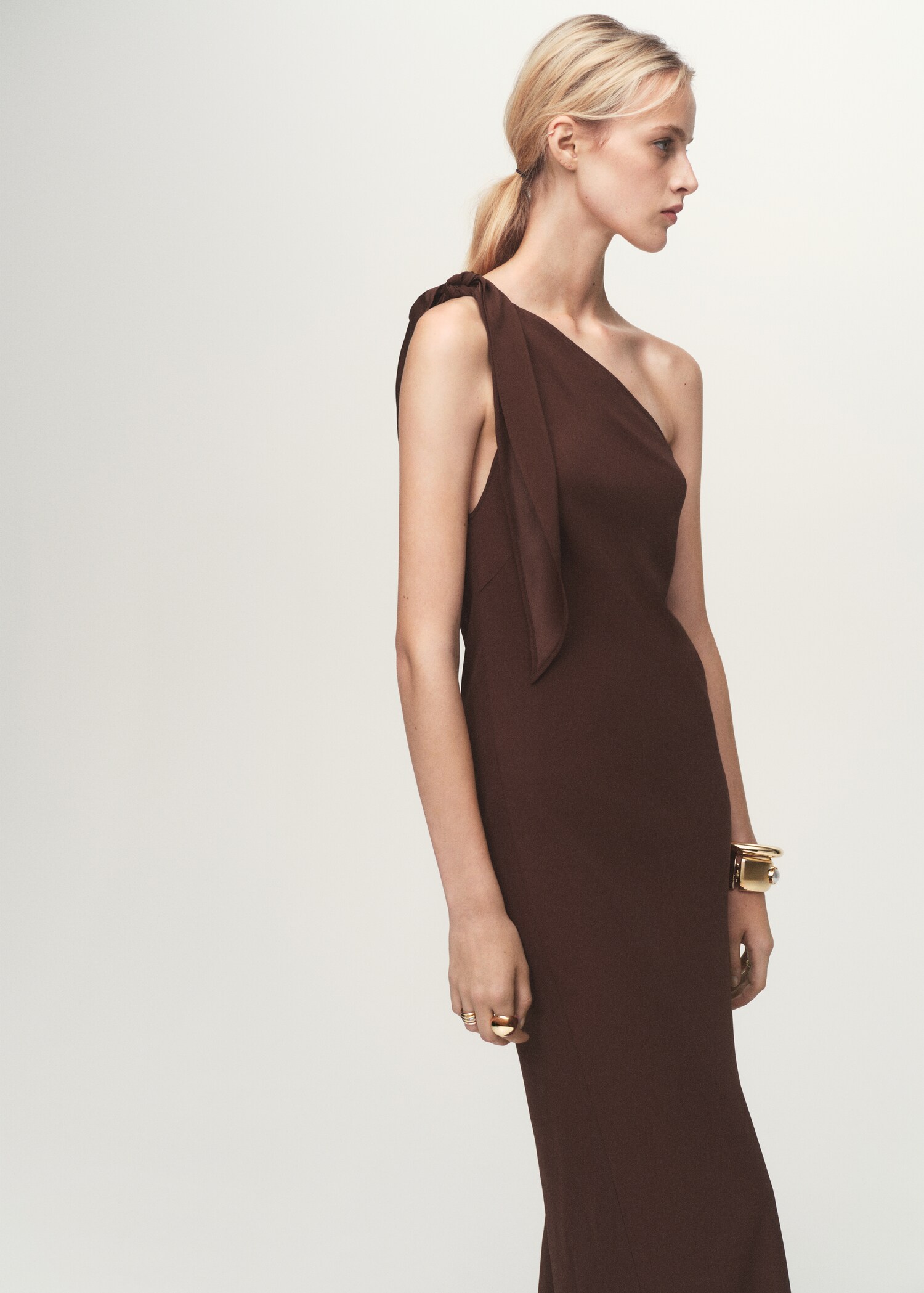 Asymmetrical dress with knot strap - Medium plane