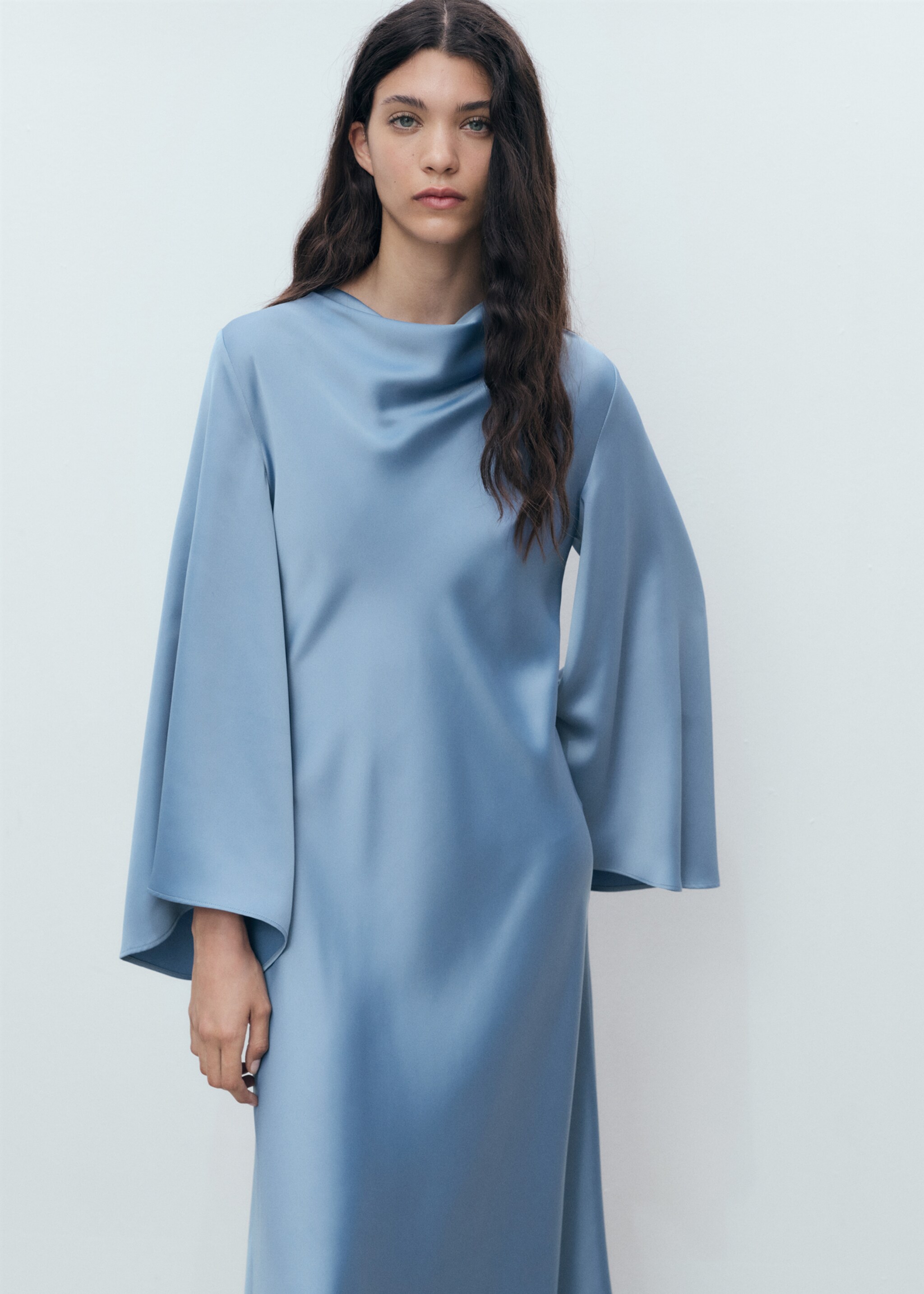 Long satin dress - Medium plane
