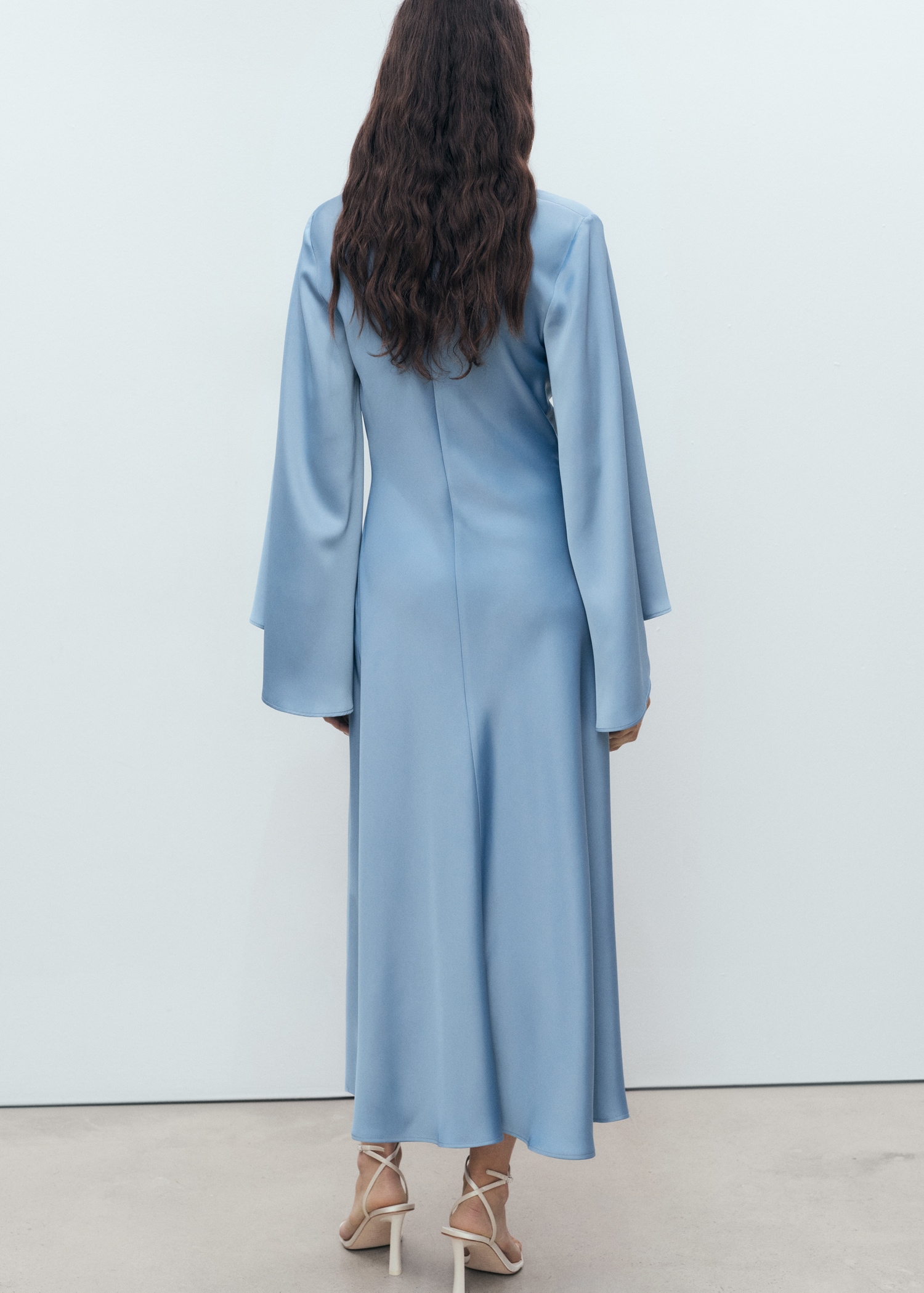 Lange satijnen jurk - Dames | MANGO Nederland