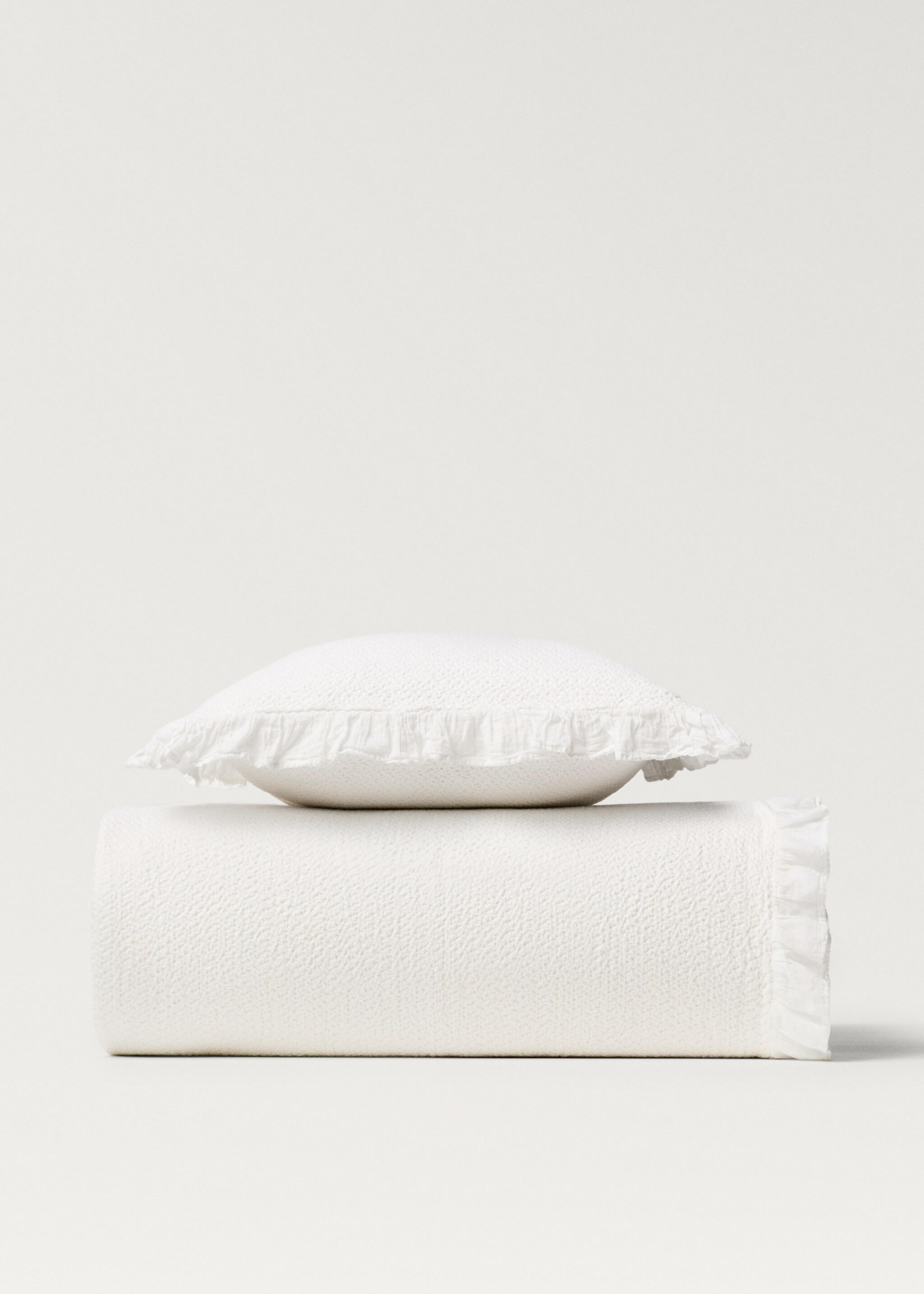 Cotton bedspread with ruffle finish for 130/150 cm bed - Details of the article 3
