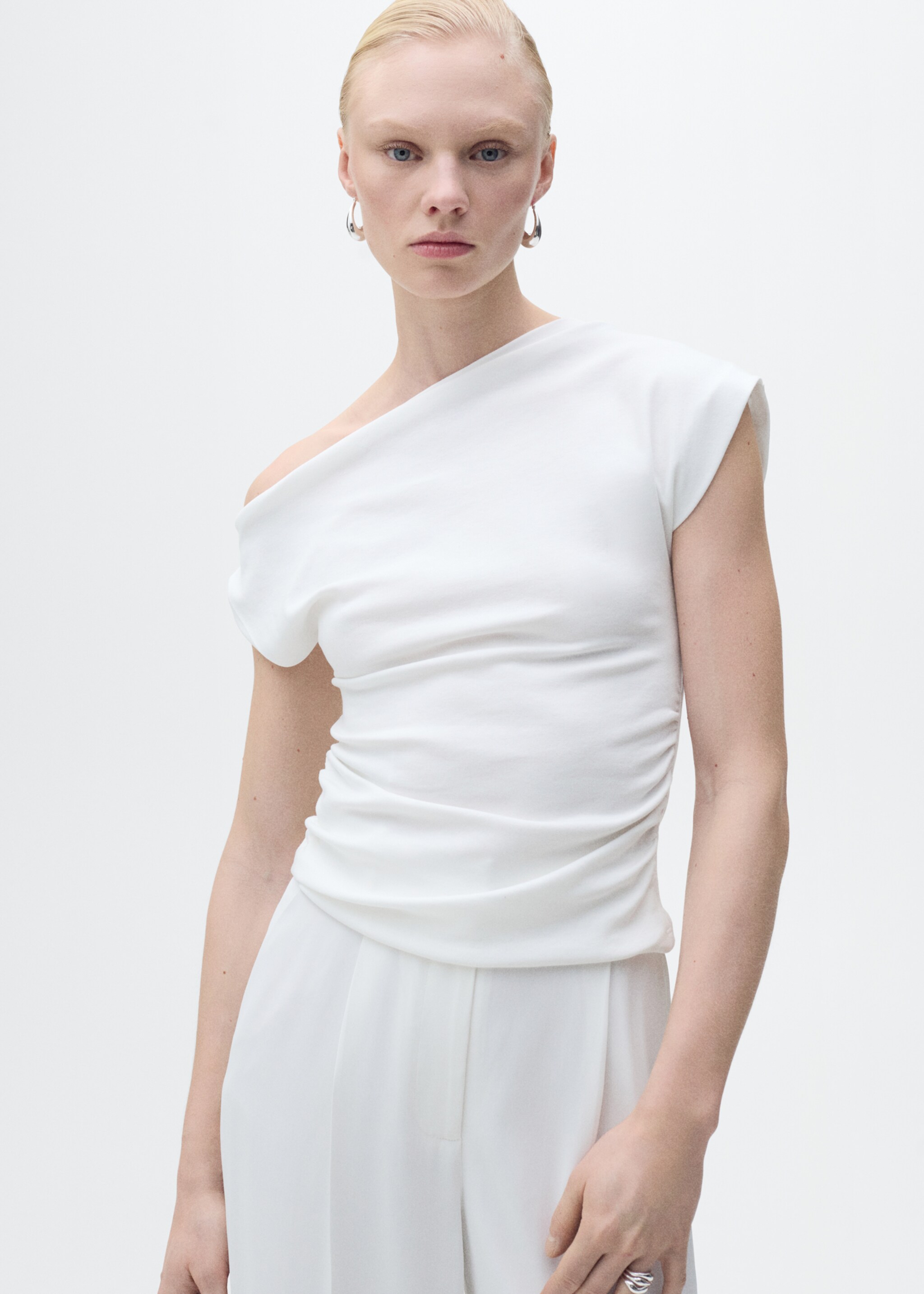 Asymmetrical fitted top - Medium plane