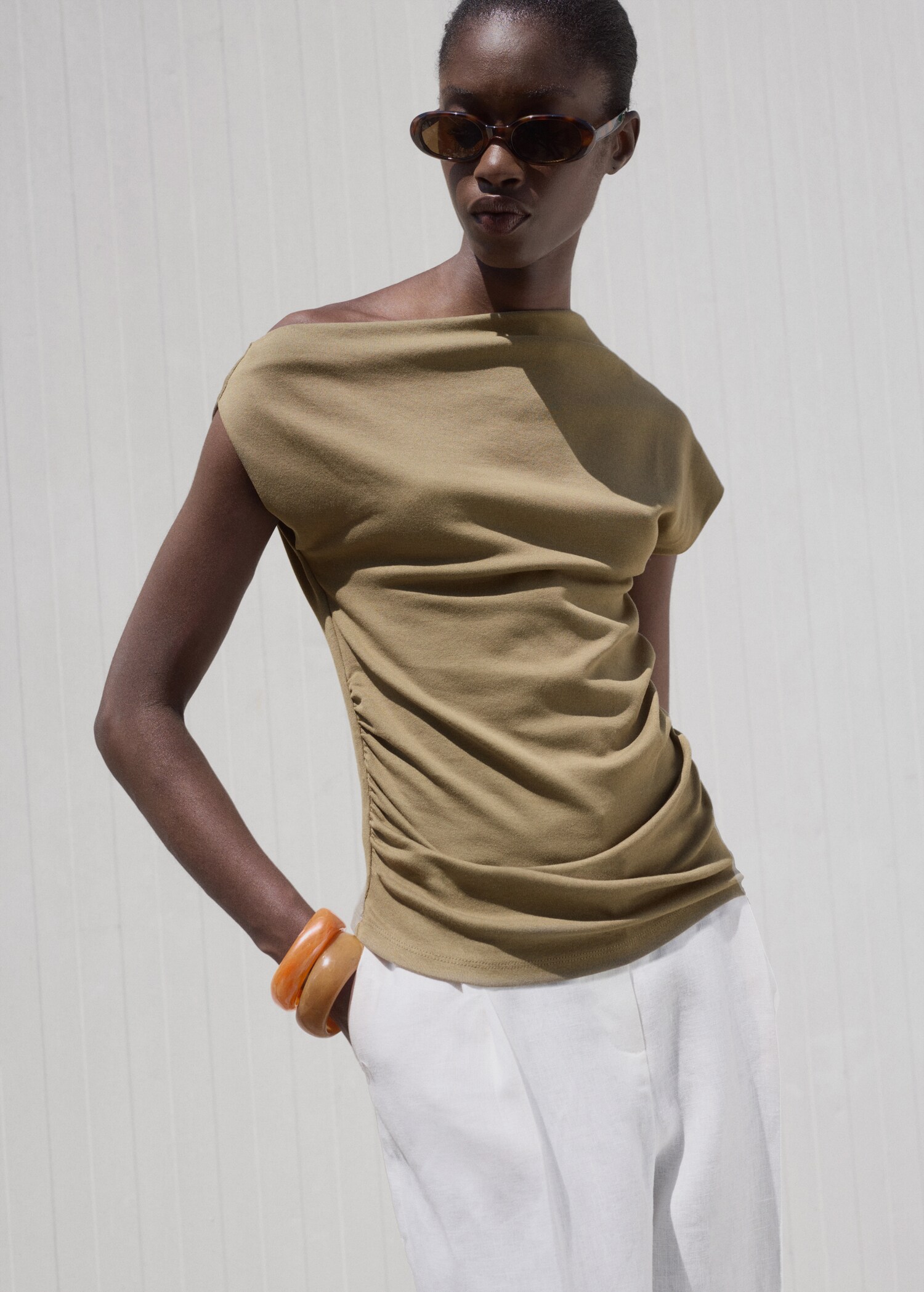 Asymmetrical fitted top - Medium plane