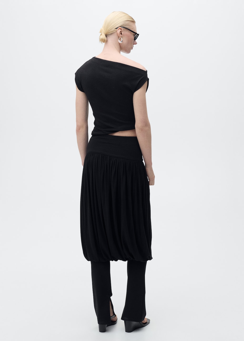 Cotton top with asymmetrical neckline - image 3
