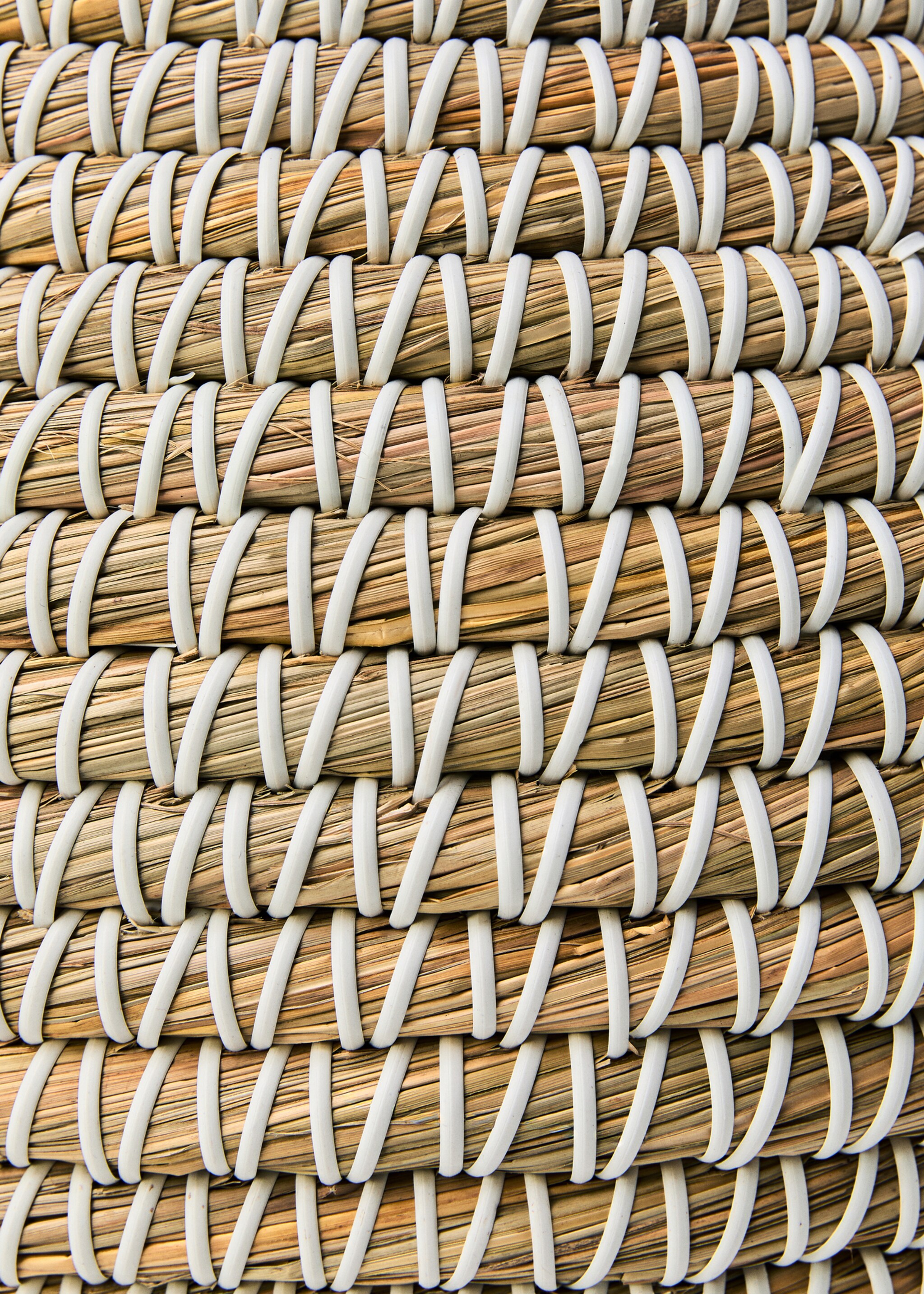 Naturfaserkorb mit ovalförmigem Design, mittelgroß - Detail des Artikels 3