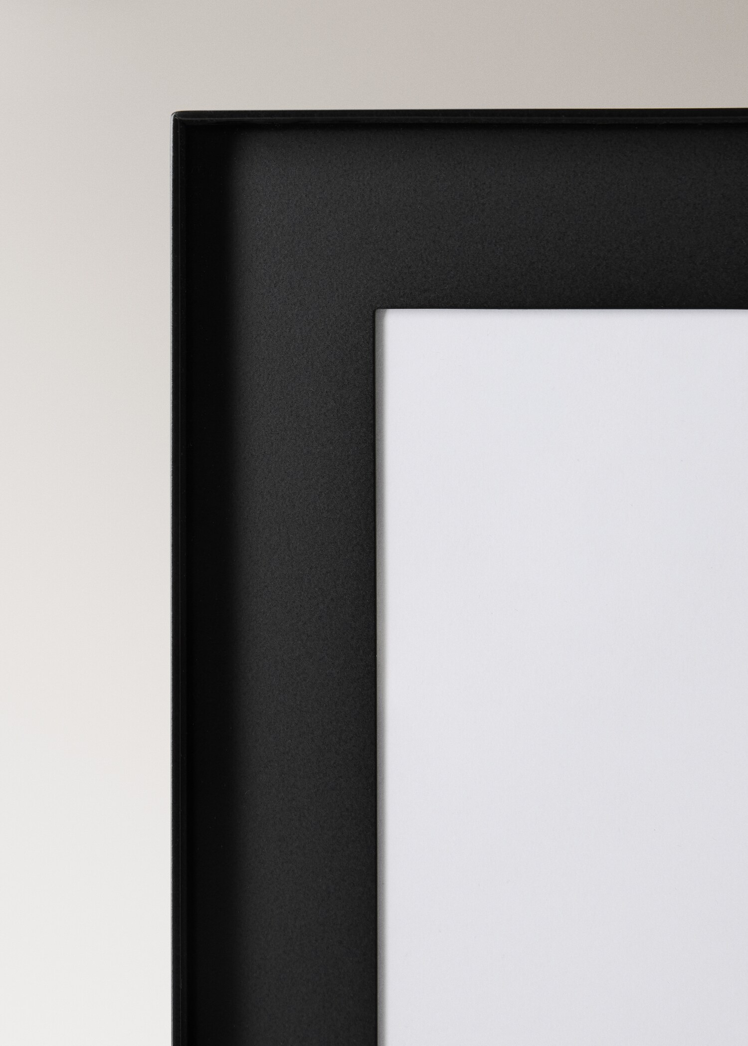 Large plain rectangular frame with base - Details of the article 2