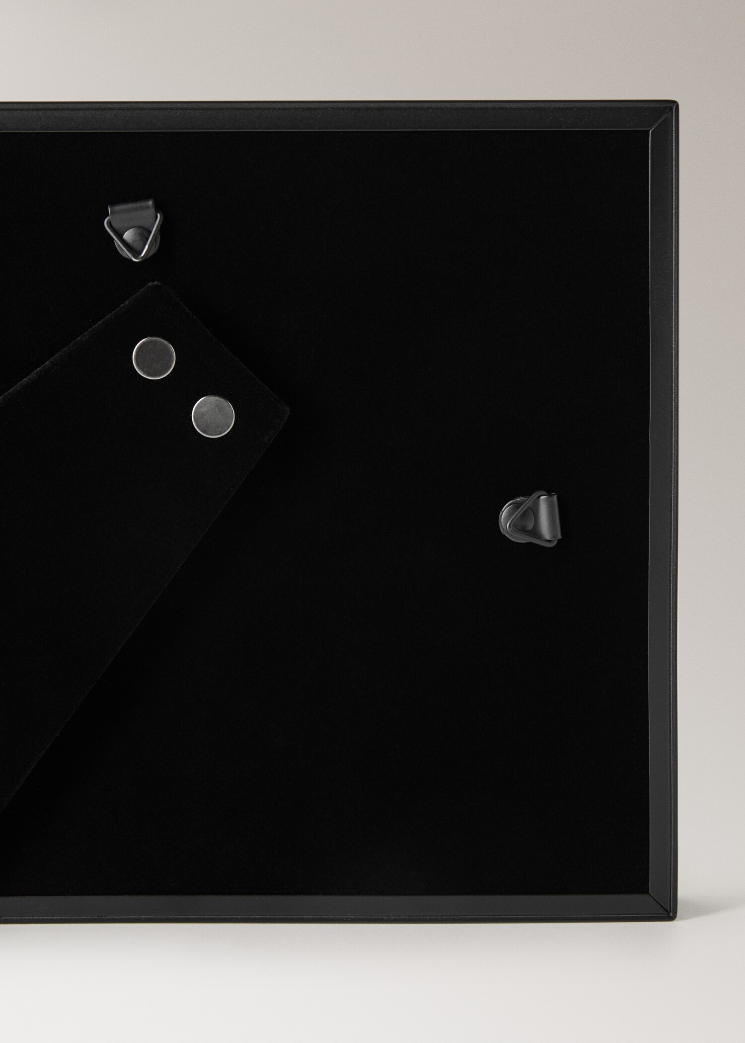 Large plain rectangular frame with base - Details of the article 3