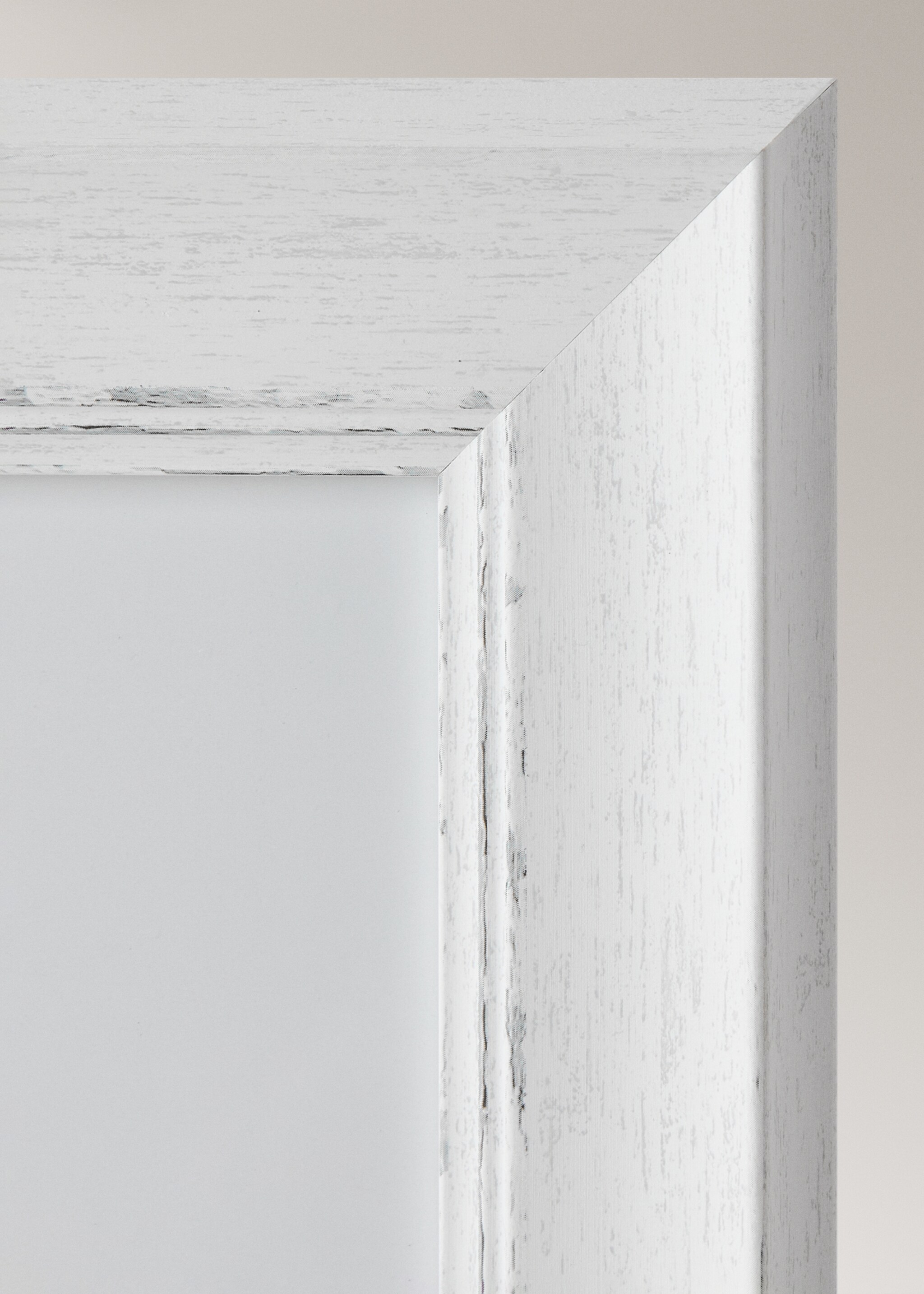 Antique effect photo frame - Details of the article 2