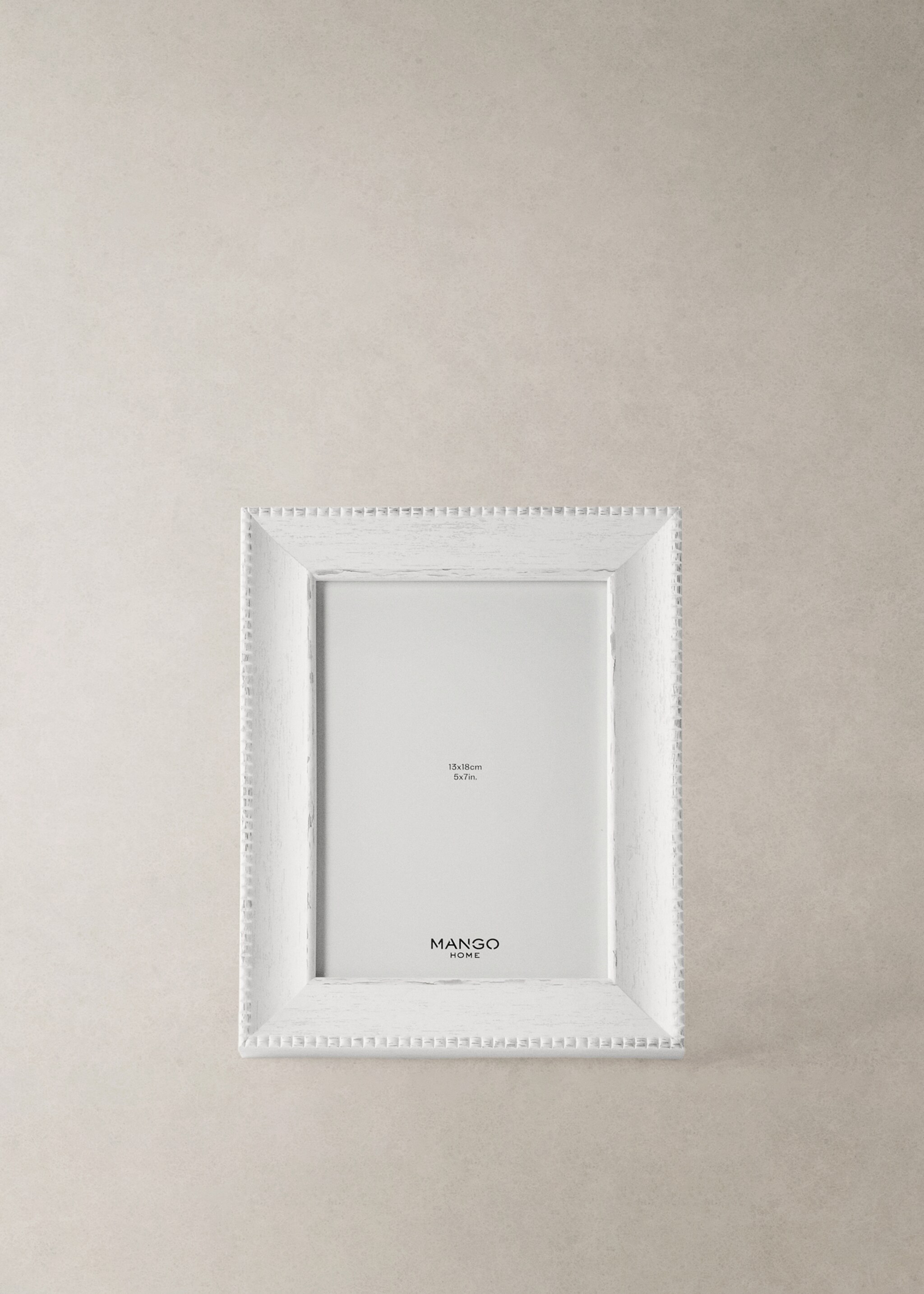 Frame with textured detail - Details of the article 7, White. Ref: 17011544-00.