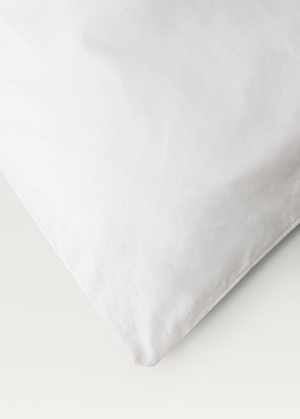 Cotton percale duvet cover with linen trim for 135/140 cm bed