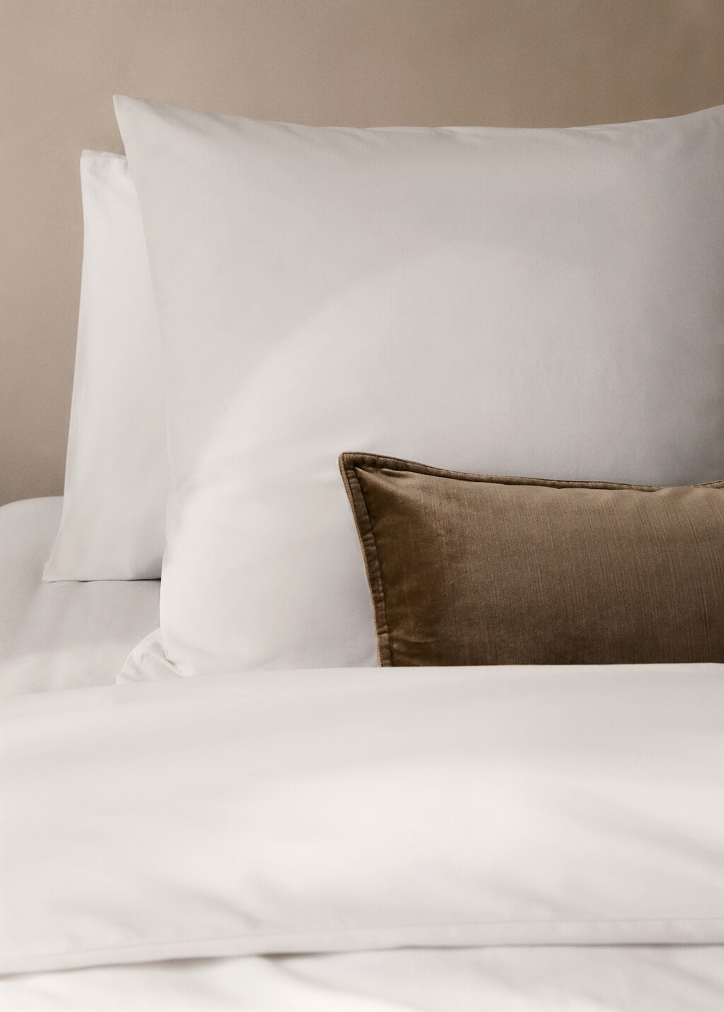 Cotton percale duvet cover with linen trim for 135/140 cm bed