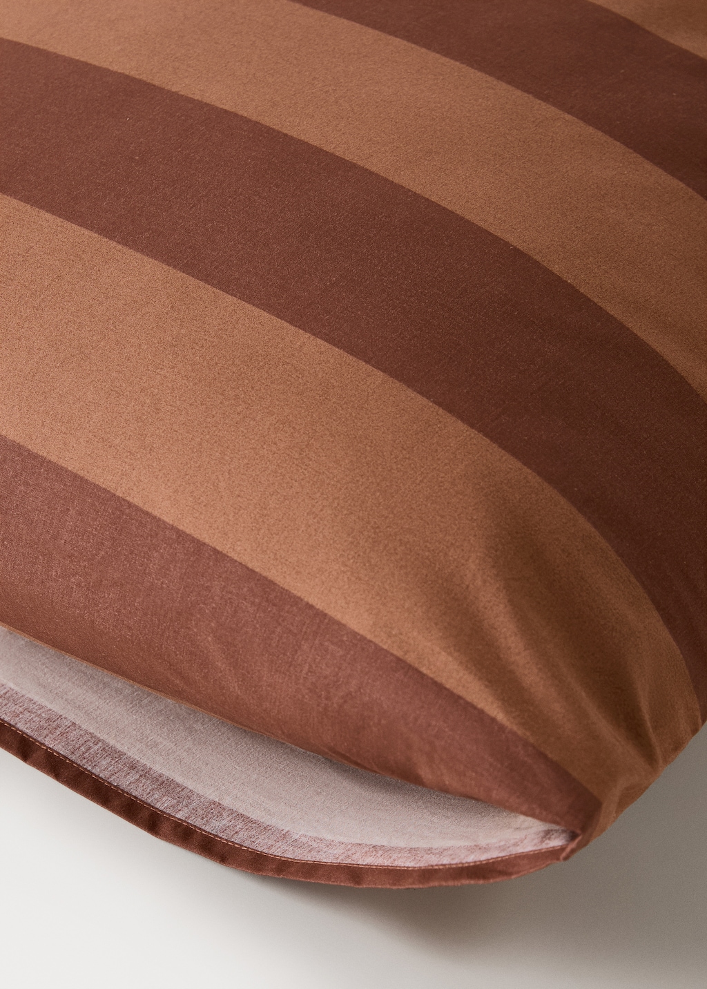 Two cotton percale striped pillowcases 50x75 cm