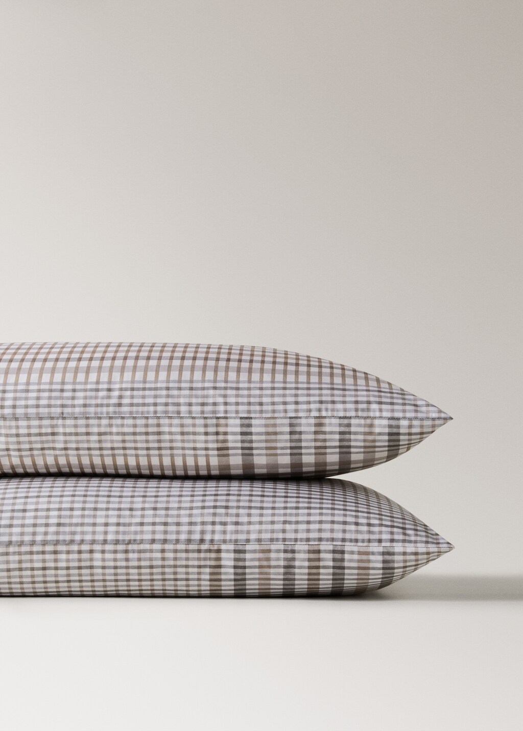 200-thread count percale cotton checked-print pillowcase 50x75 cm