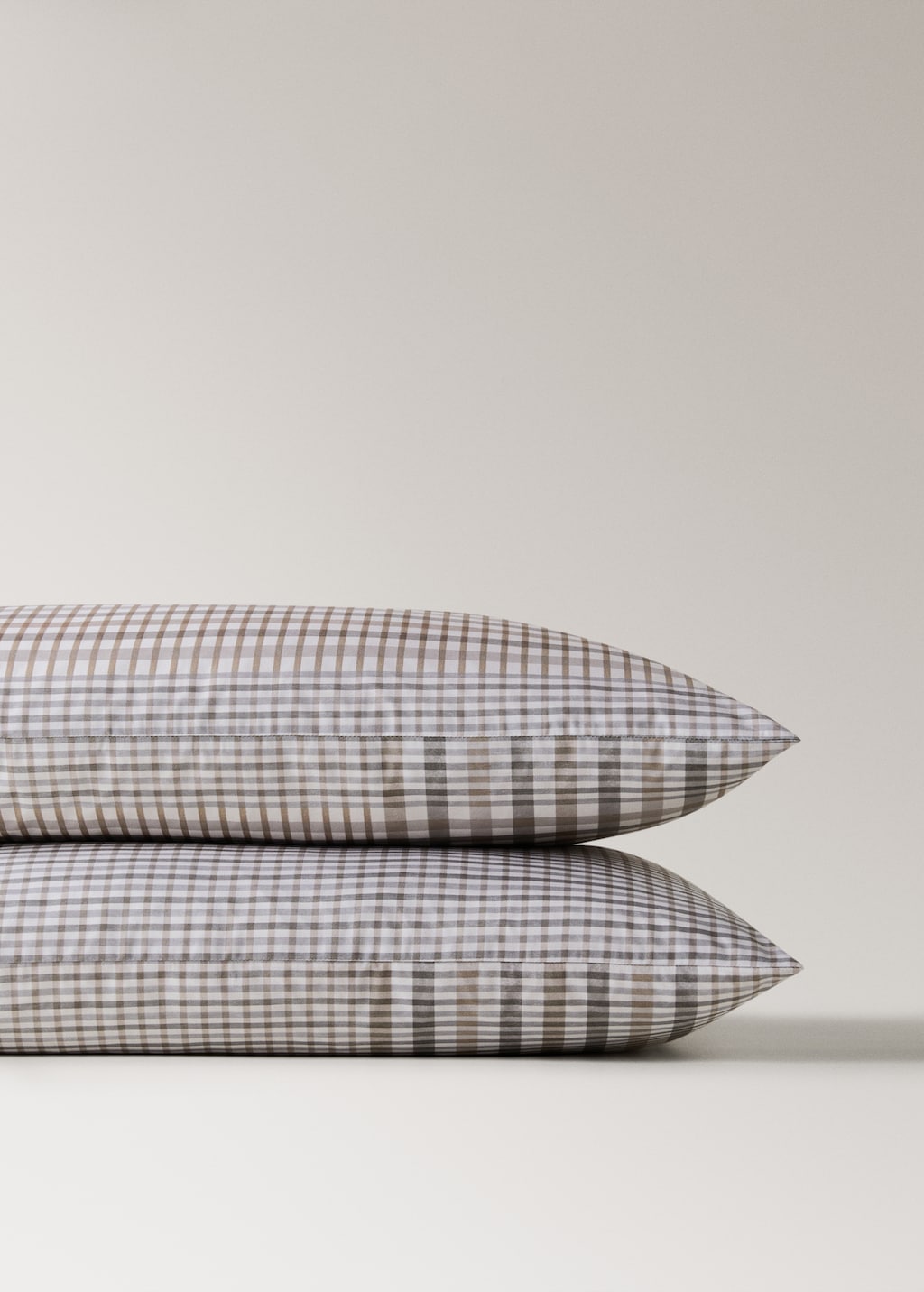 200-thread count percale cotton checked-print pillowcase 50x75 cm