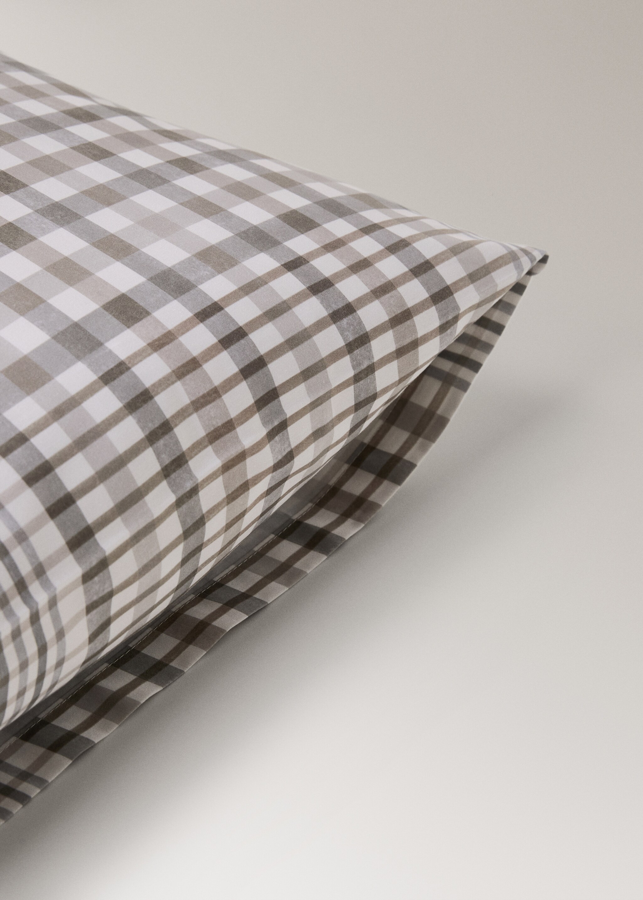 Percale cotton pillowcase 200 thread count check pattern 50x75 cm - Details of the article 2, Medium Brown. Ref: 17011577-00.