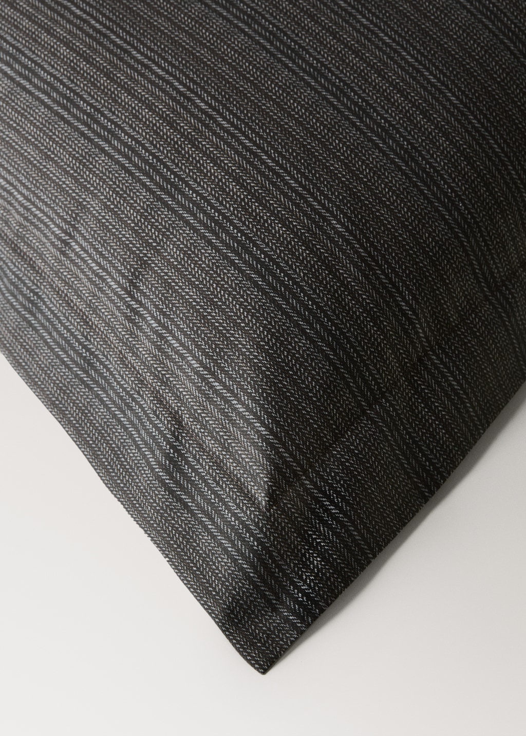 Two percale cotton tailored-print pillowcases 60x60 cm