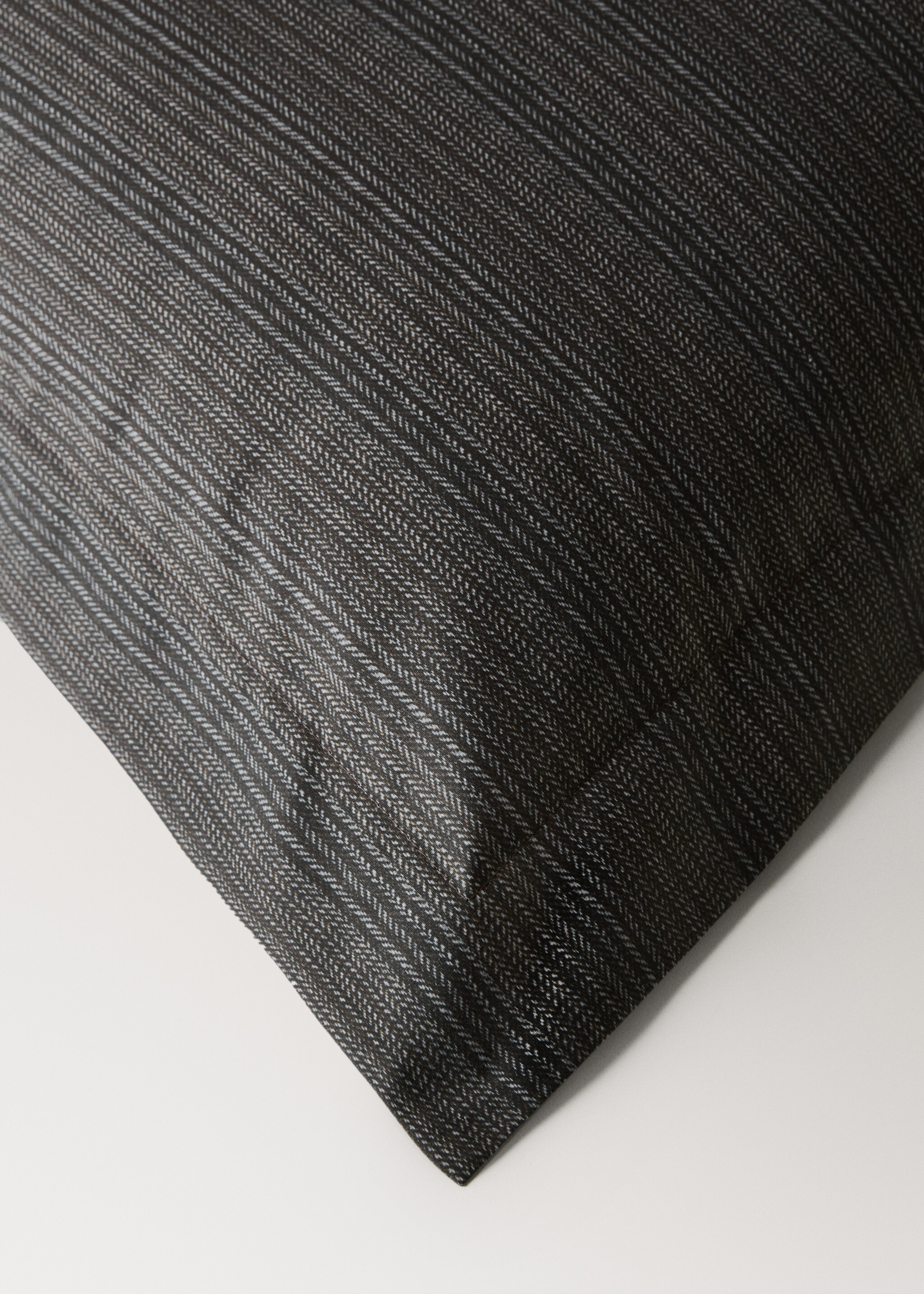 Two percale cotton tailored-print pillowcases 60x60 cm - Details of the article 2, Chocolate. Ref: 17011581-00.