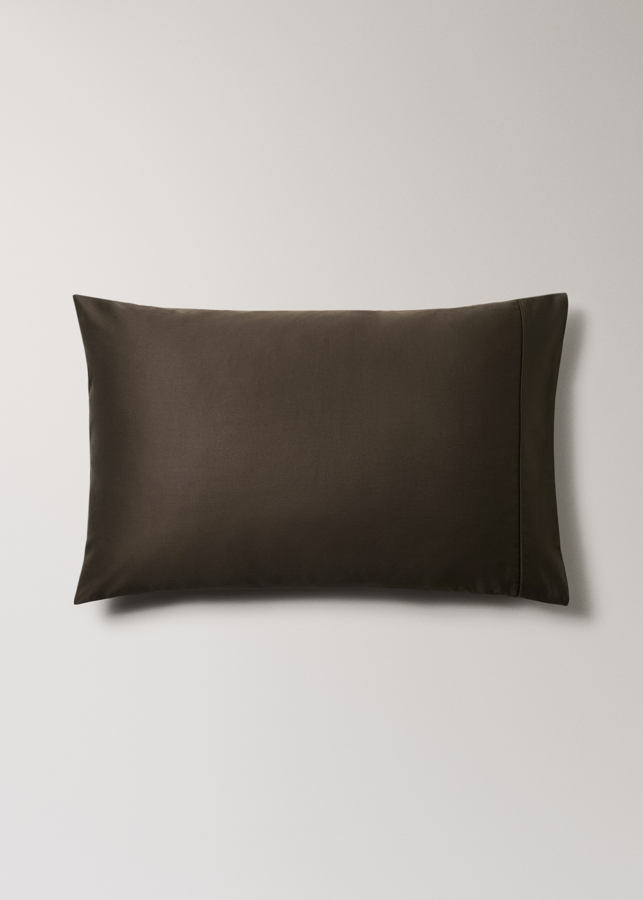 Two 600-thread cotton satin pillowcases 50x75 cm - Article without model, Chocolate. Ref: 17011583-00.
