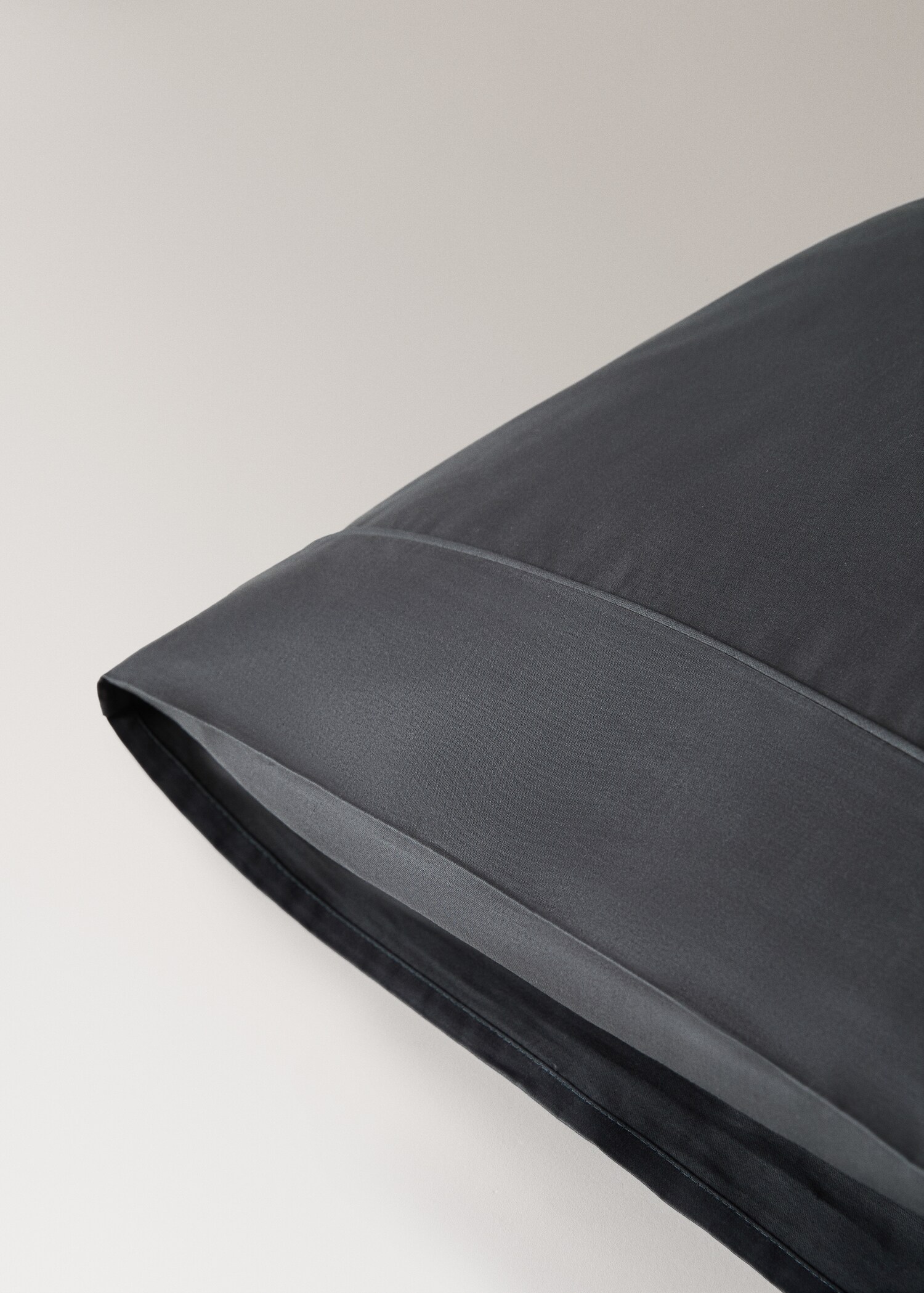 Two 600-thread cotton satin pillowcases 50x75 cm - Details of the article 1