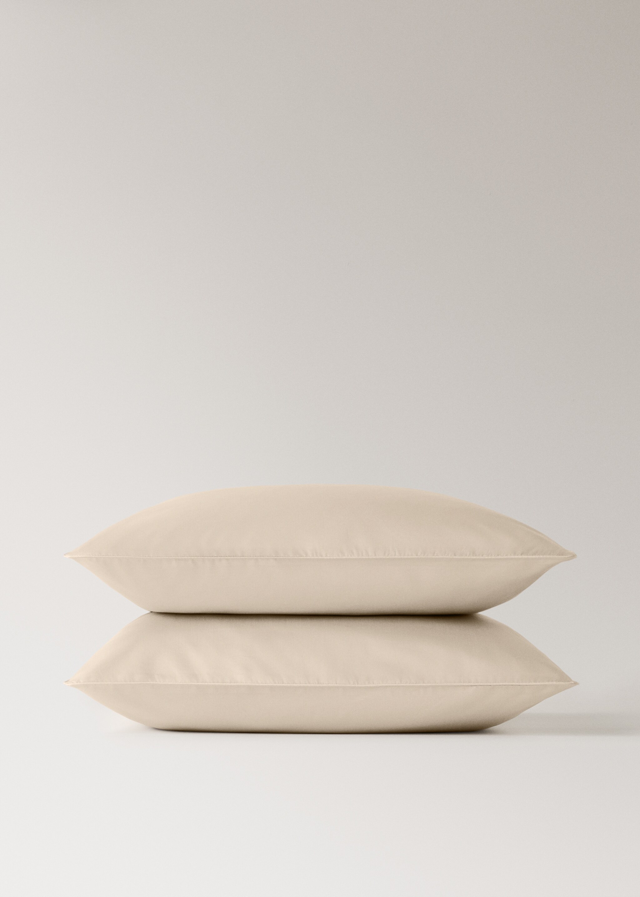 Two 600-thread count cotton satin pillowcases 60x60 cm - Details of the article 1, Beige. Ref: 17011584-00.