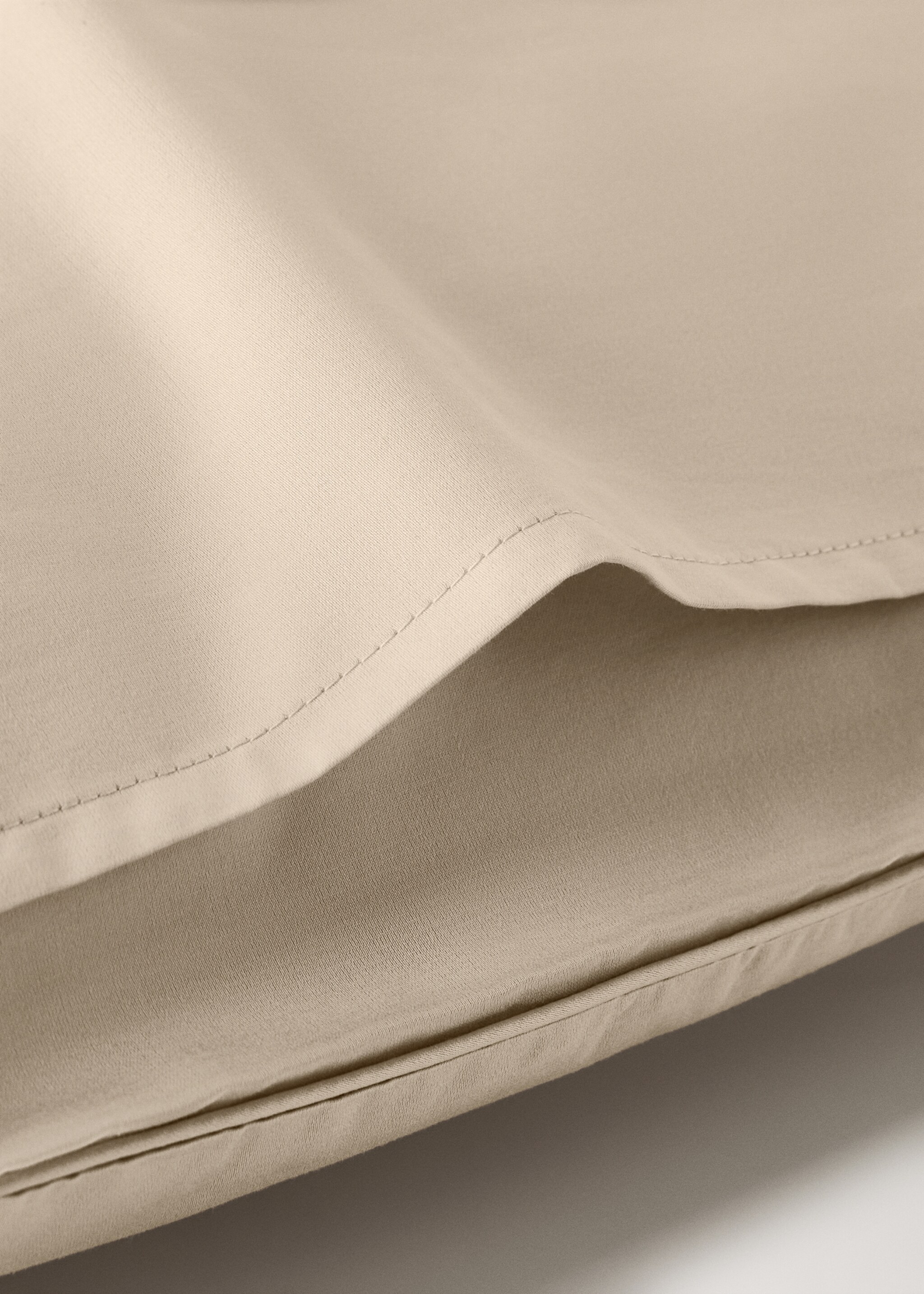 Two 600-thread count cotton satin pillowcases 60x60 cm - Details of the article 2, Beige. Ref: 17011584-00.